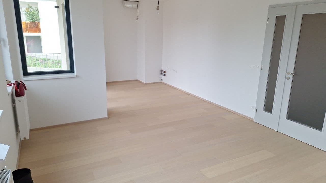 2 bedroom with open-plan kitchen flat to rent, 77 m², Za Pískovnou, Prague, Prague 2 bedroom with open-plan kitchen flat to rent, 77 m², Za Pískovnou, Prague, Prague