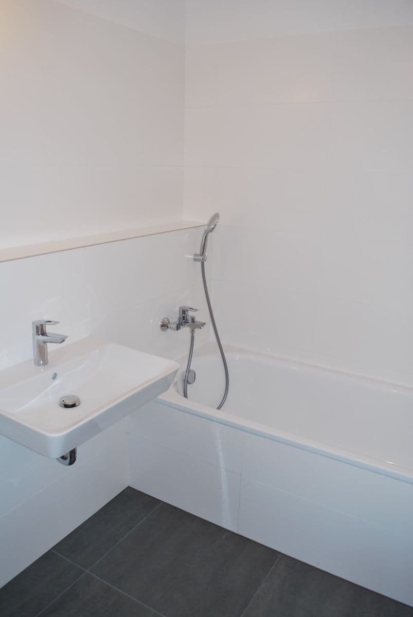 2 bedroom with open-plan kitchen flat to rent, 77 m², Za Pískovnou, Prague, Prague 2 bedroom with open-plan kitchen flat to rent, 77 m², Za Pískovnou, Prague, Prague