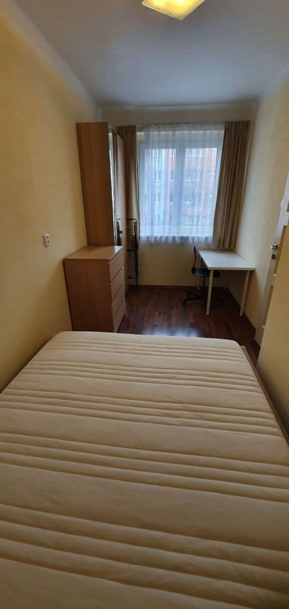 1 bedroom with open-plan kitchen flat to rent, 38 m², Humpolecká, Prague, Prague 1 bedroom with open-plan kitchen flat to rent, 38 m², Humpolecká, Prague, Prague