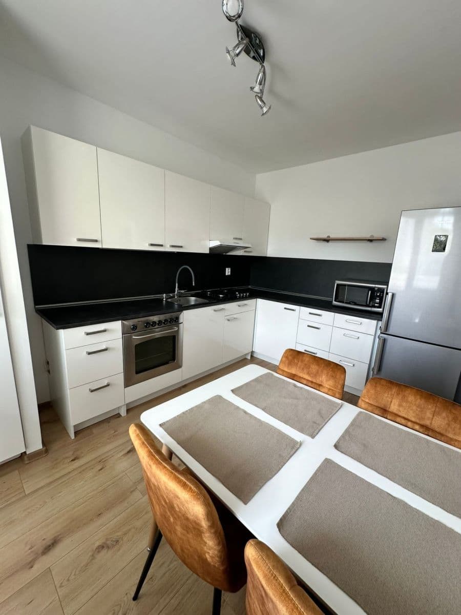 3 bedroom flat to rent, 70 m², Ľudovíta Fullu, Karlova Ves, Bratislavský Region 3 bedroom flat to rent, 70 m², Ľudovíta Fullu, Karlova Ves, Bratislavský Region