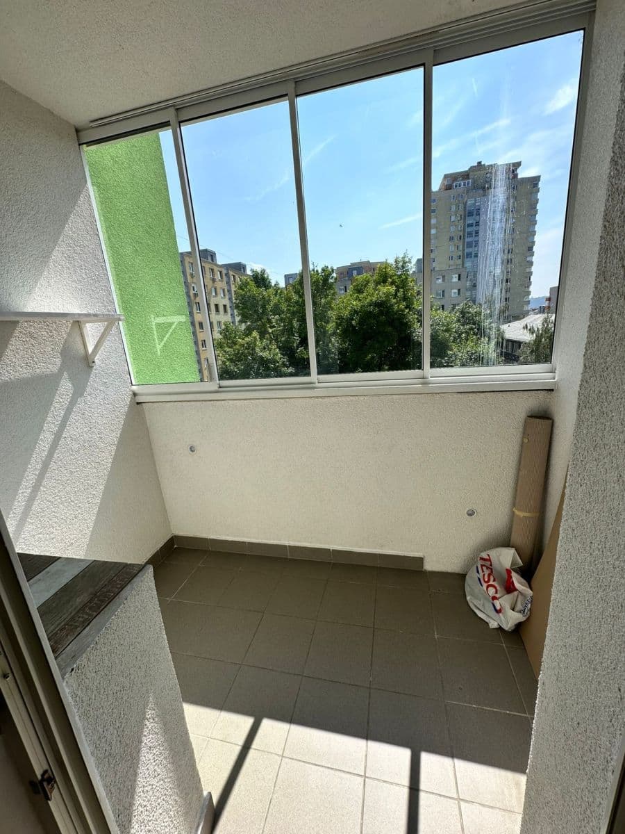3 bedroom flat to rent, 70 m², Ľudovíta Fullu, Karlova Ves, Bratislavský Region 3 bedroom flat to rent, 70 m², Ľudovíta Fullu, Karlova Ves, Bratislavský Region