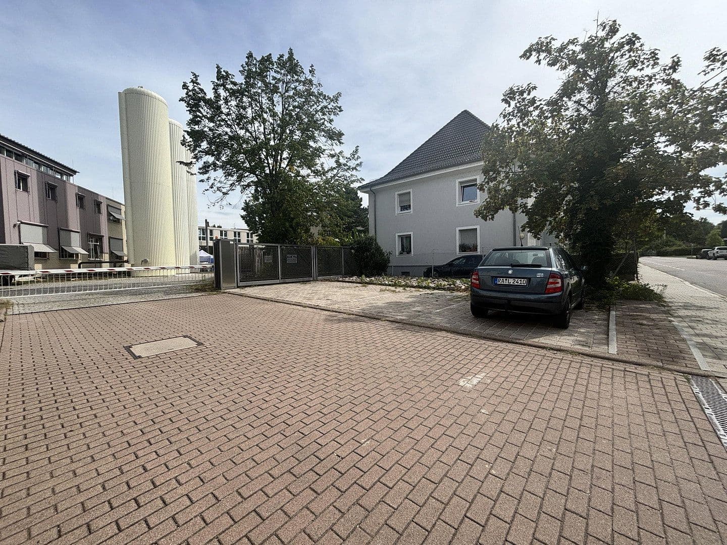 3 bedroom with open-plan kitchen flat to rent, 129 m², Leopoldring 13 u. 13/1, Rastatt, Baden-Württemberg 3 bedroom with open-plan kitchen flat to rent, 129 m², Leopoldring 13 u. 13/1, Rastatt, Baden-Württemberg