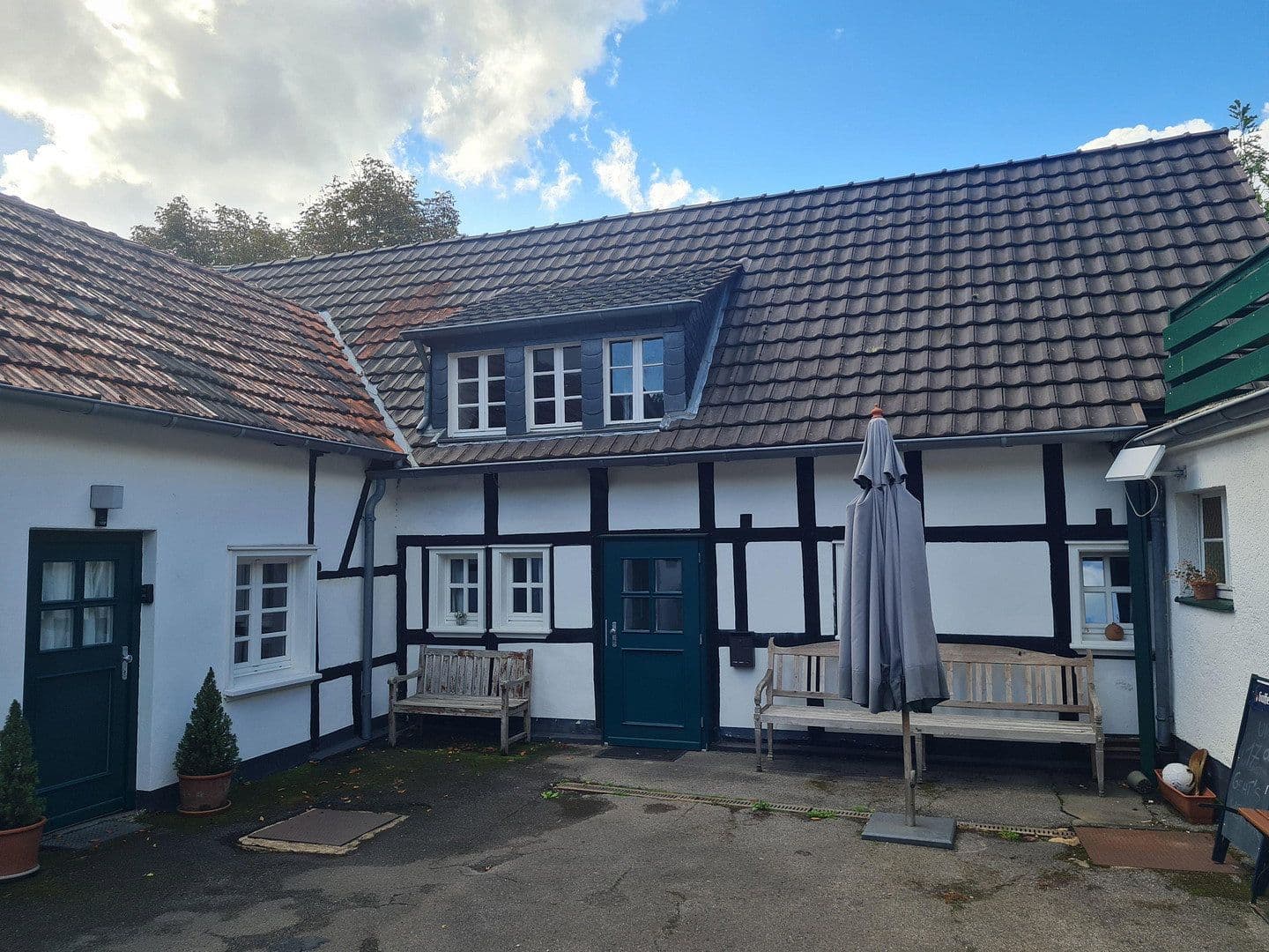 house for sale, 370 m², Bergisch Gladbach, North Rhine-Westphalia house for sale, 370 m², Bergisch Gladbach, North Rhine-Westphalia