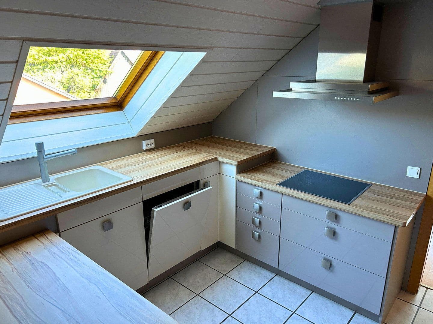 2 bedroom with open-plan kitchen flat to rent, 85 m², Wüstenrot, Baden-Württemberg 2 bedroom with open-plan kitchen flat to rent, 85 m², Wüstenrot, Baden-Württemberg