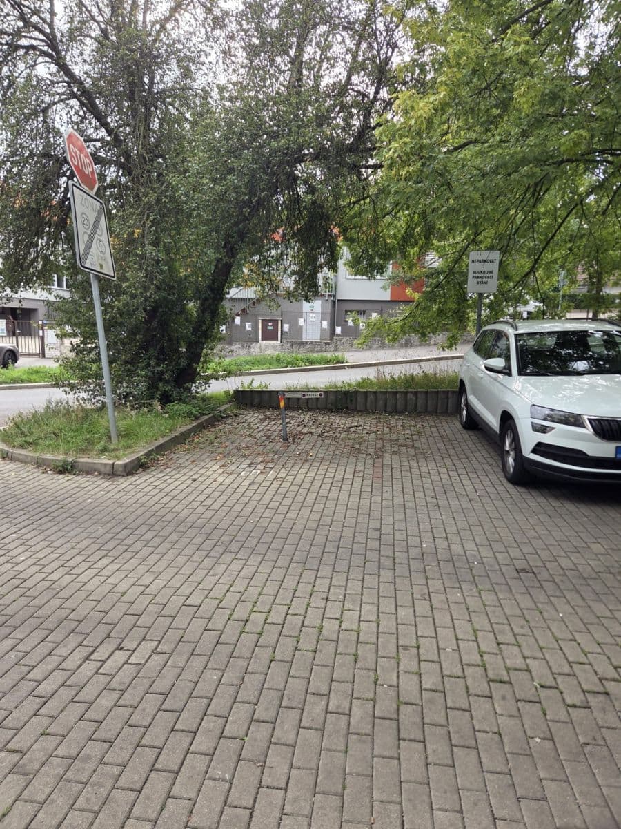garage to rent, 18 m², Kudrnova, Prague, Prague garage to rent, 18 m², Kudrnova, Prague, Prague