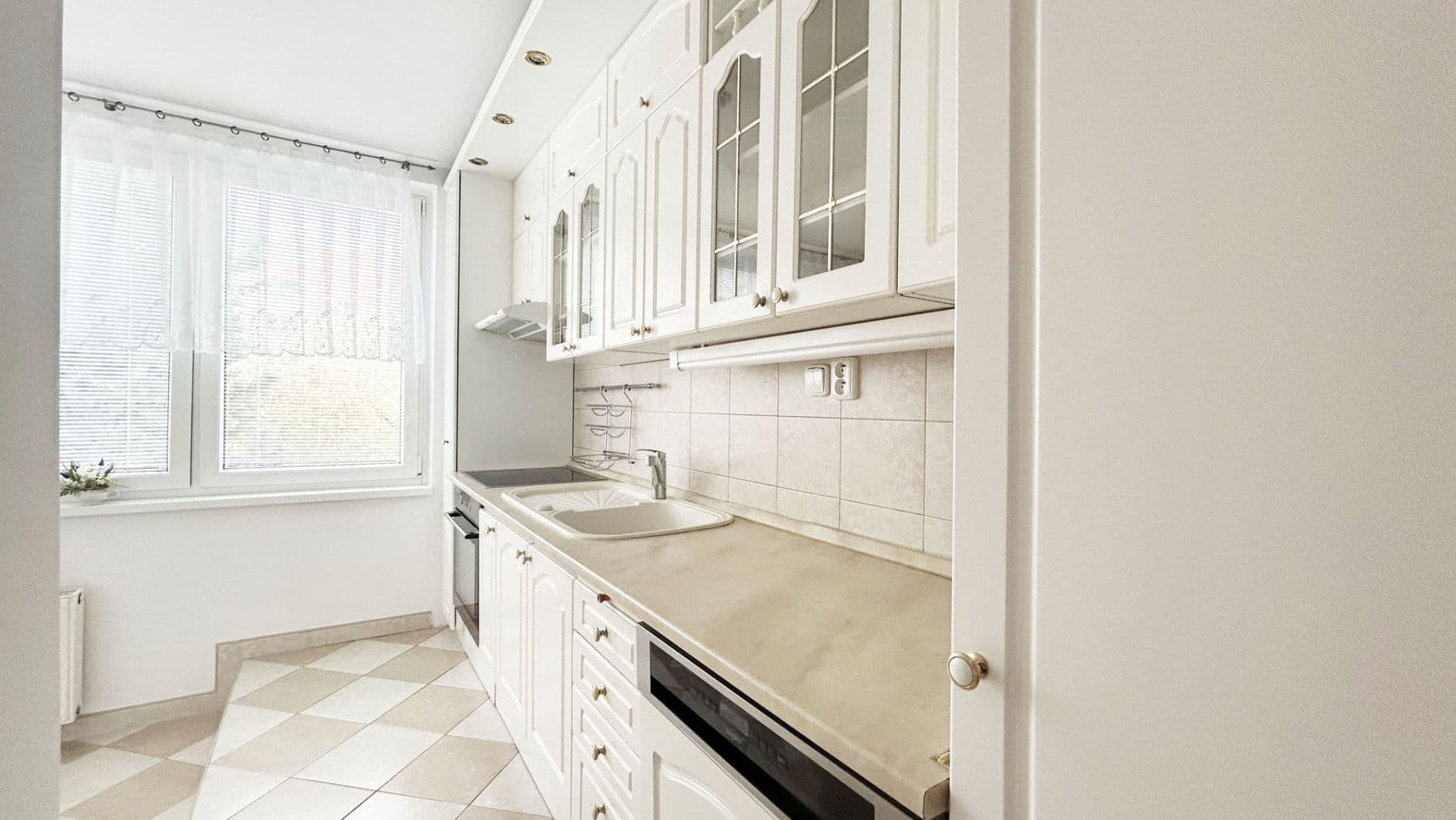 3 bedroom flat to rent, 69 m², Machatého, Prague, Prague 3 bedroom flat to rent, 69 m², Machatého, Prague, Prague