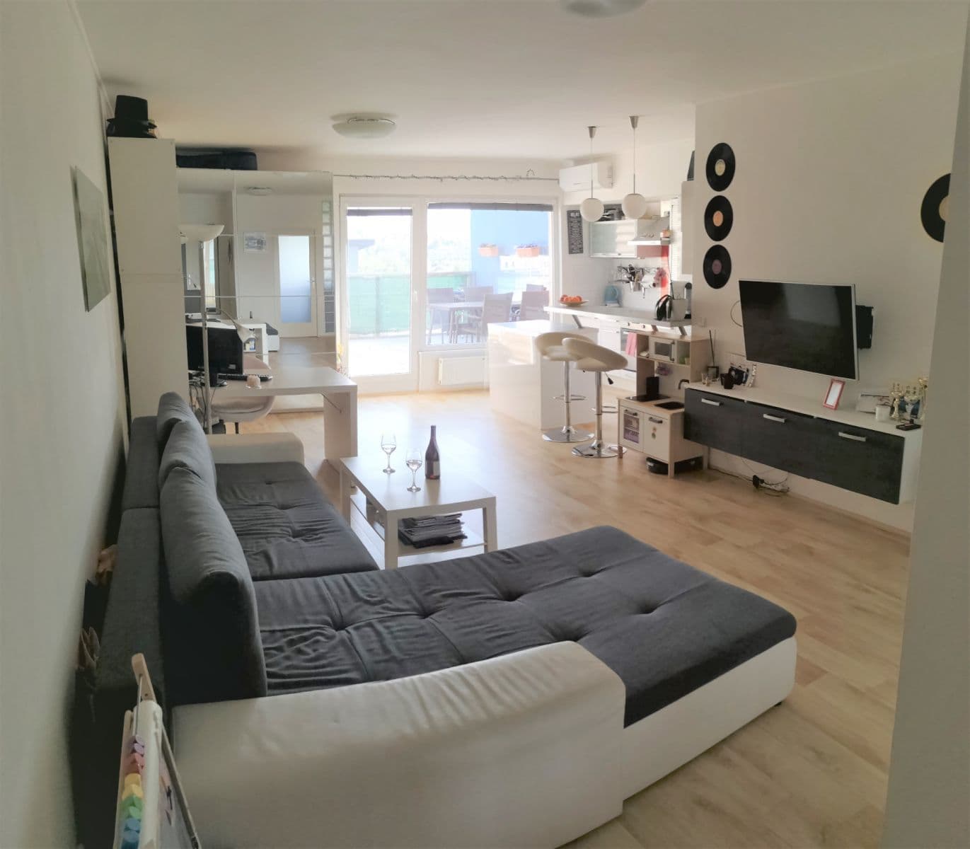 1 bedroom with open-plan kitchen flat to rent, 54 m², Přeštická, Prague, Prague 1 bedroom with open-plan kitchen flat to rent, 54 m², Přeštická, Prague, Prague