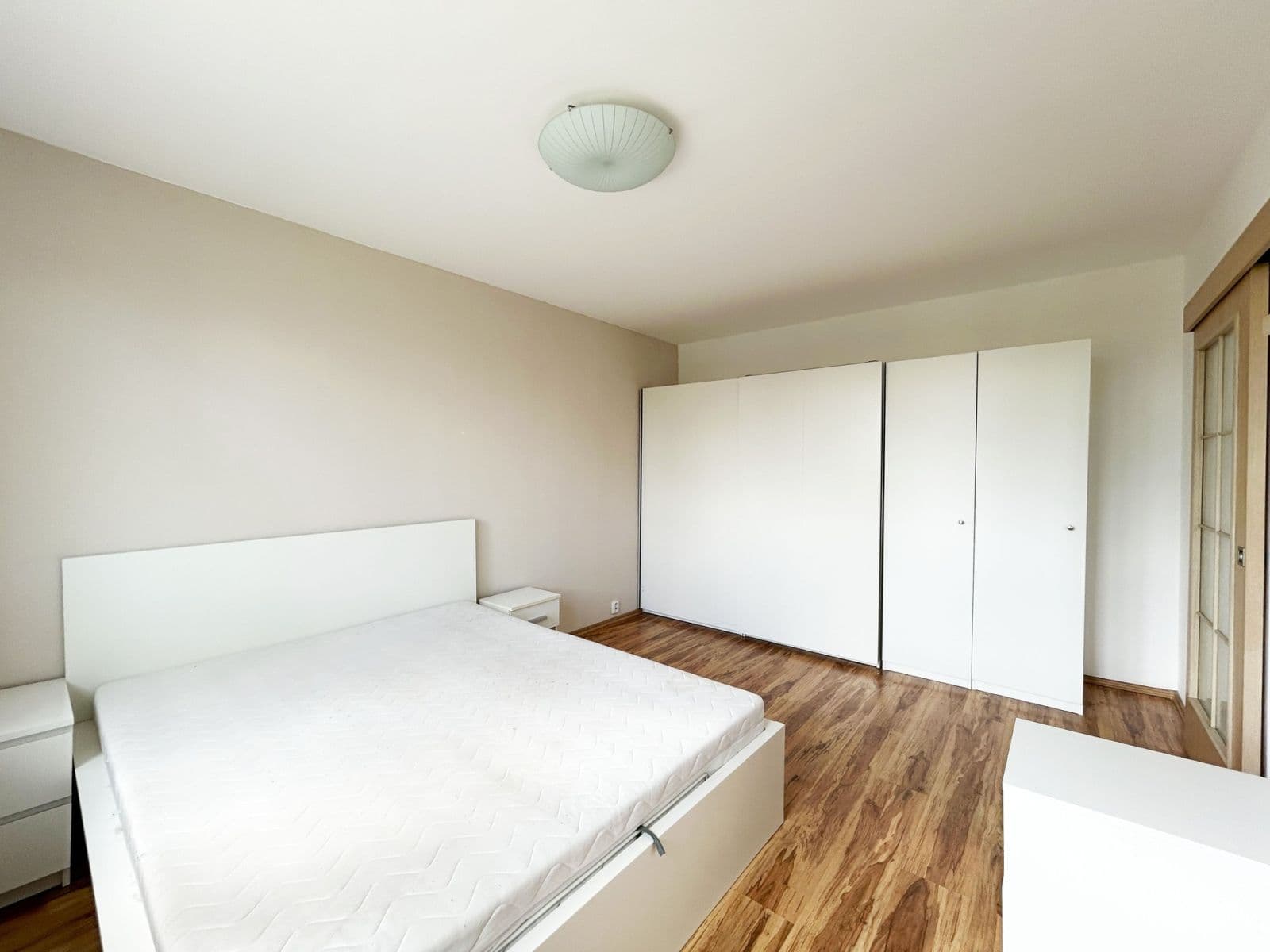 1 bedroom with open-plan kitchen flat to rent, 36 m², Zvolská, Prague, Prague 1 bedroom with open-plan kitchen flat to rent, 36 m², Zvolská, Prague, Prague