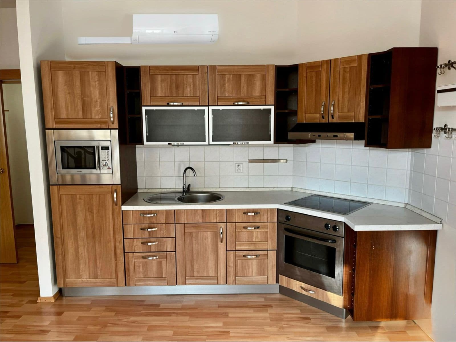 1 bedroom with open-plan kitchen flat to rent, 52 m², Kováků, Prague, Prague 1 bedroom with open-plan kitchen flat to rent, 52 m², Kováků, Prague, Prague
