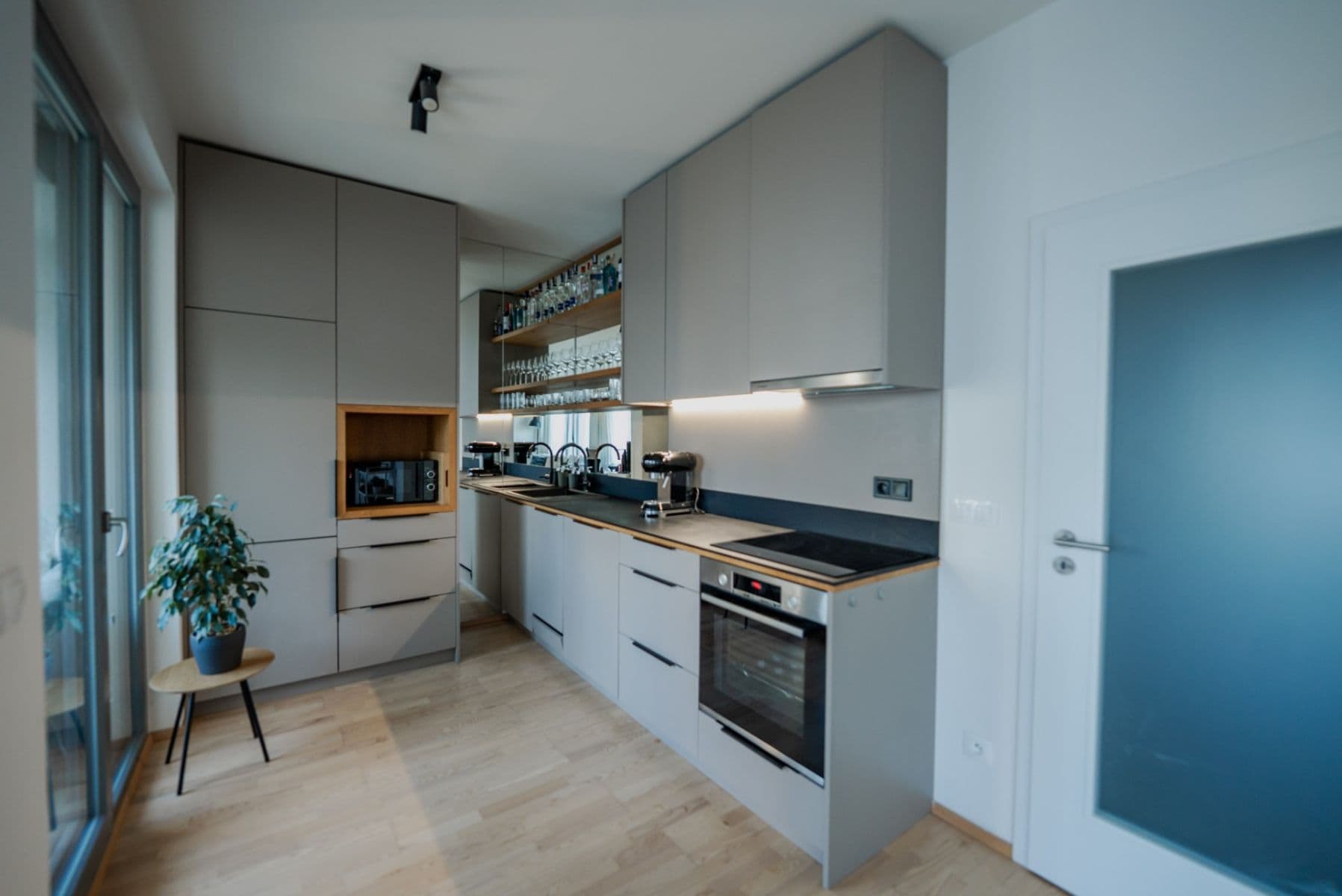 1 bedroom with open-plan kitchen flat to rent, 58 m², Breitfeldova, Prague, Prague 1 bedroom with open-plan kitchen flat to rent, 58 m², Breitfeldova, Prague, Prague