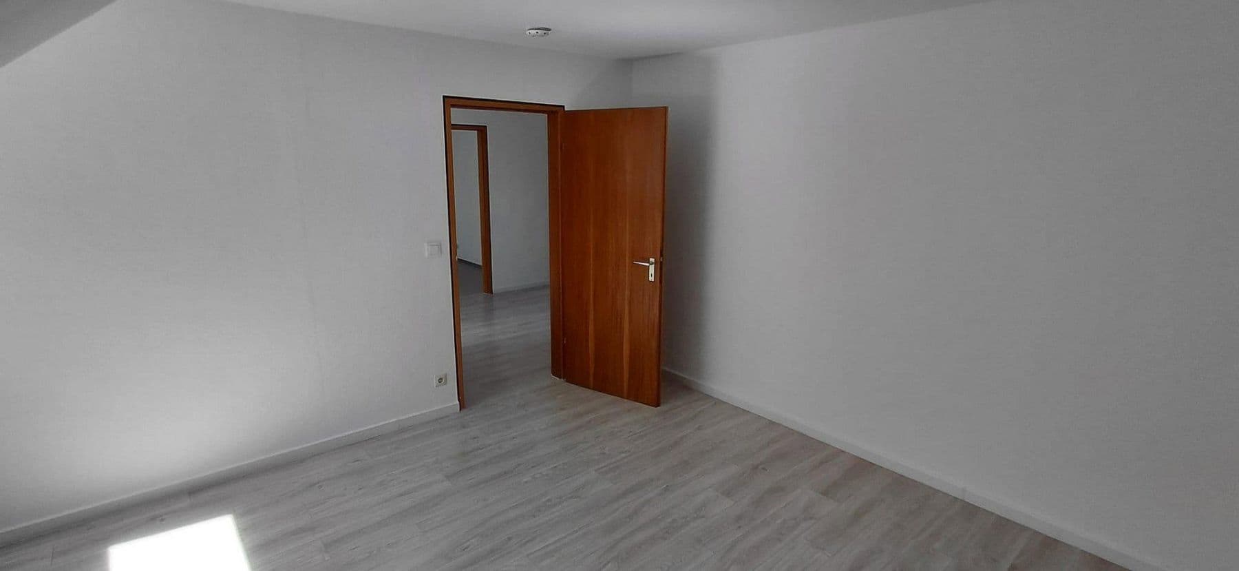 2 bedroom with open-plan kitchen flat to rent, 73 m², Stuttgart, Baden-Württemberg 2 bedroom with open-plan kitchen flat to rent, 73 m², Stuttgart, Baden-Württemberg