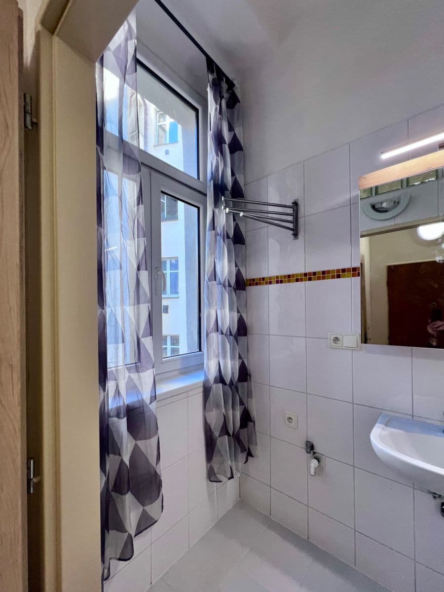3 bedroom flat to rent, 63 m², Na Neklance, Prague, Prague 3 bedroom flat to rent, 63 m², Na Neklance, Prague, Prague