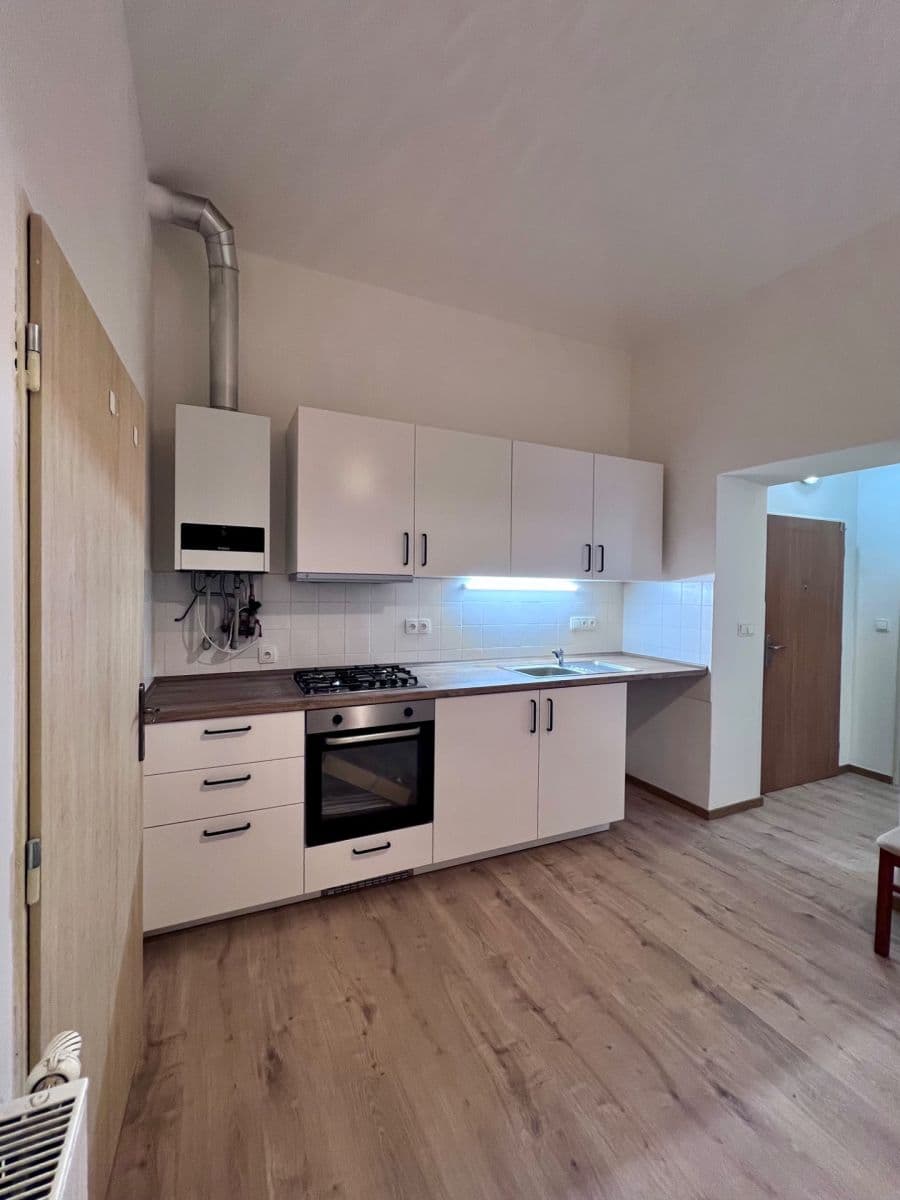 3 bedroom flat to rent, 63 m², Na Neklance, Prague, Prague 3 bedroom flat to rent, 63 m², Na Neklance, Prague, Prague