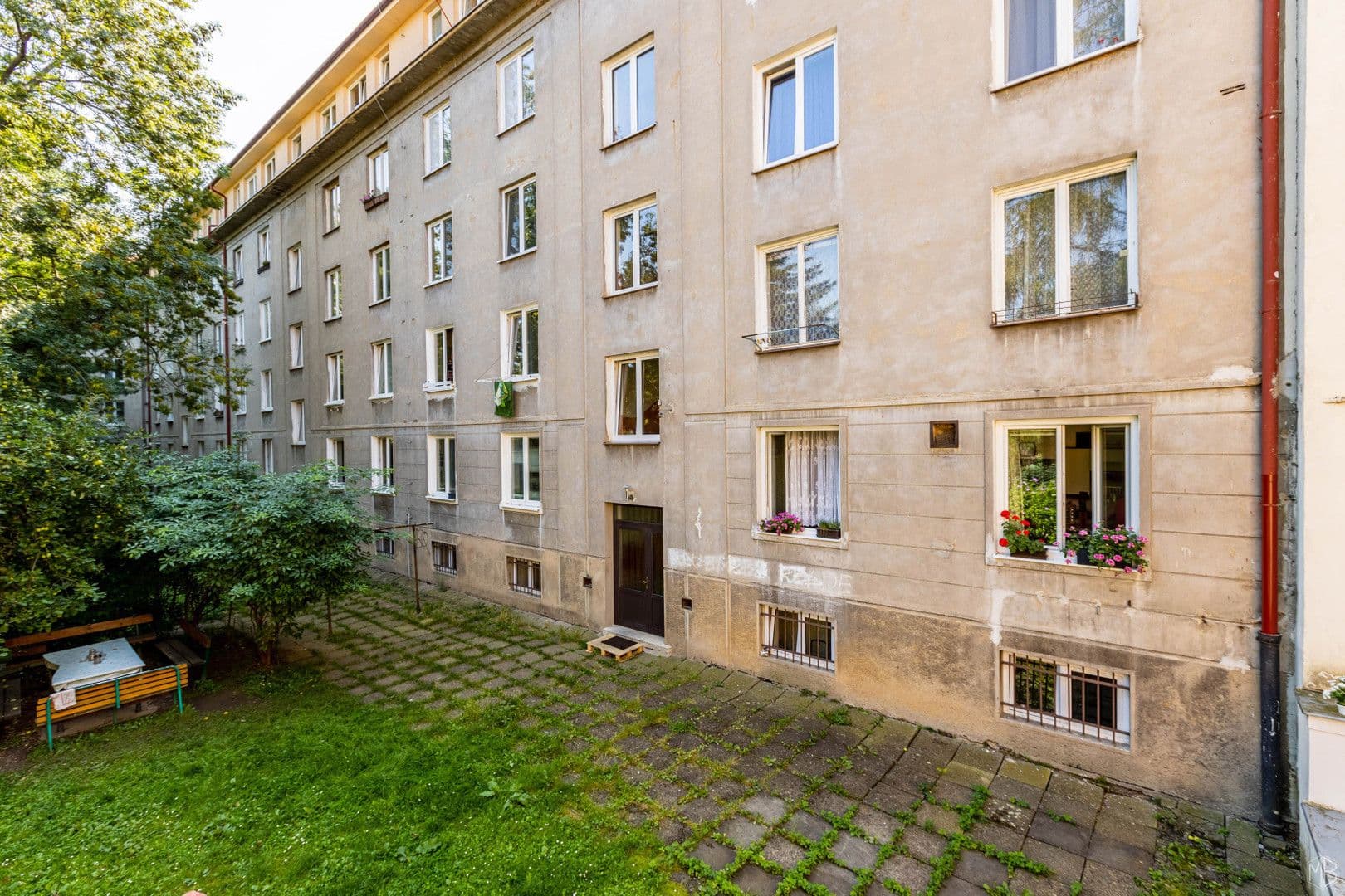 1 bedroom with open-plan kitchen flat to rent, 57 m², Černokostelecká, Prague, Prague 1 bedroom with open-plan kitchen flat to rent, 57 m², Černokostelecká, Prague, Prague