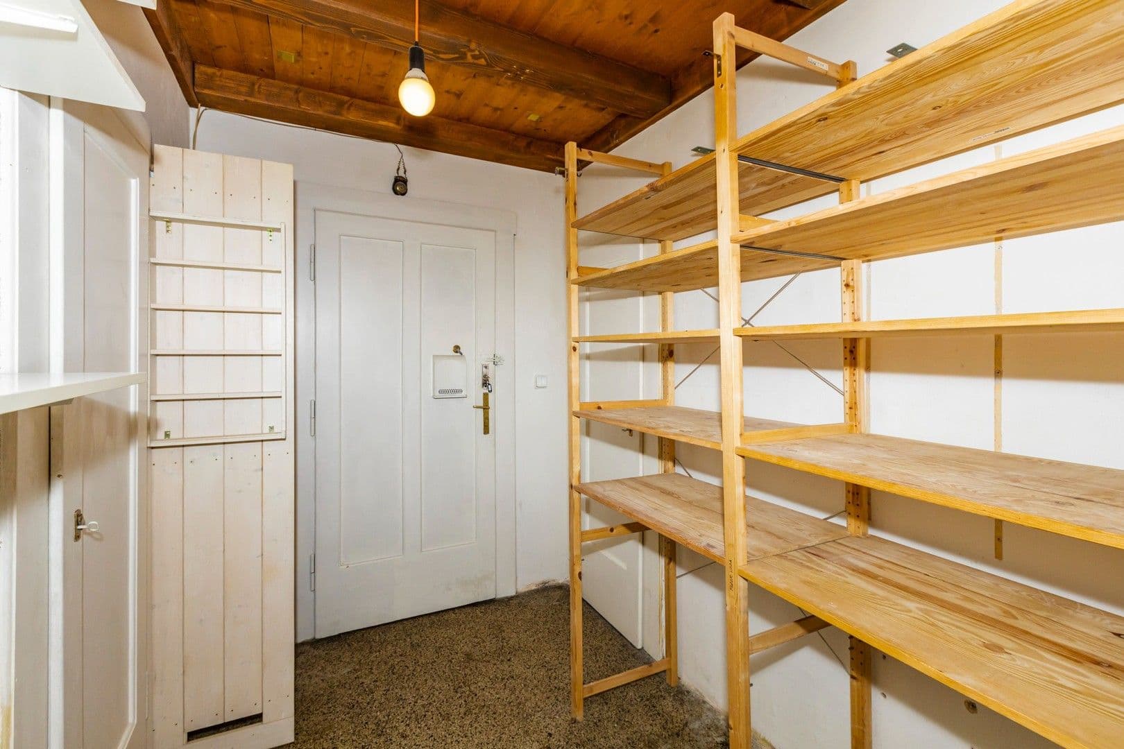 1 bedroom with open-plan kitchen flat to rent, 54 m², Kolbenova, Prague, Prague 1 bedroom with open-plan kitchen flat to rent, 54 m², Kolbenova, Prague, Prague
