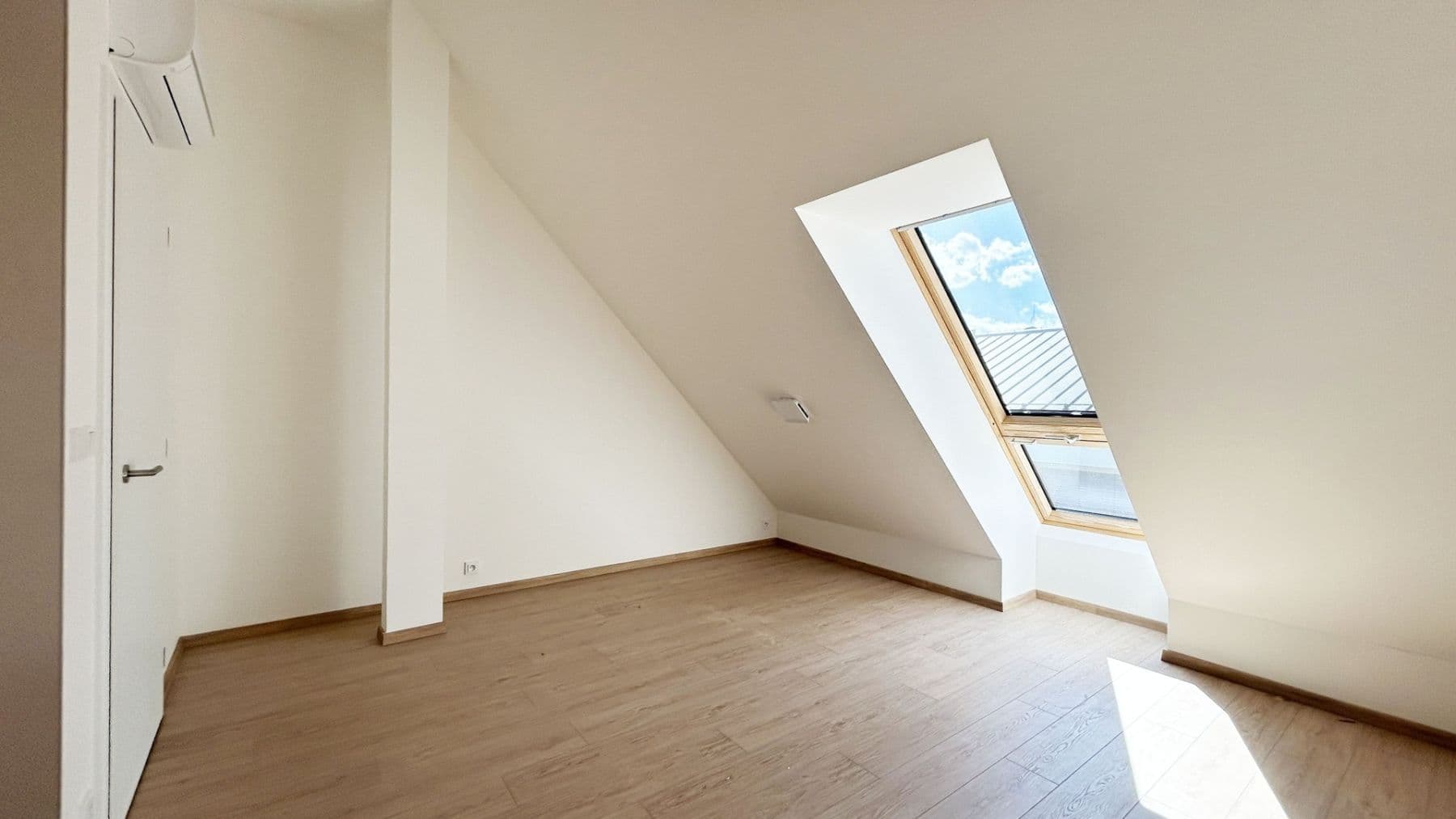 1 bedroom with open-plan kitchen flat to rent, 85 m², Cihlářská, Hostivice, Středočeský Region 1 bedroom with open-plan kitchen flat to rent, 85 m², Cihlářská, Hostivice, Středočeský Region