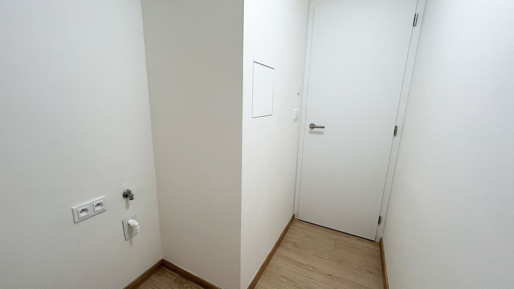 1 bedroom with open-plan kitchen flat to rent, 85 m², Cihlářská, Hostivice, Středočeský Region 1 bedroom with open-plan kitchen flat to rent, 85 m², Cihlářská, Hostivice, Středočeský Region