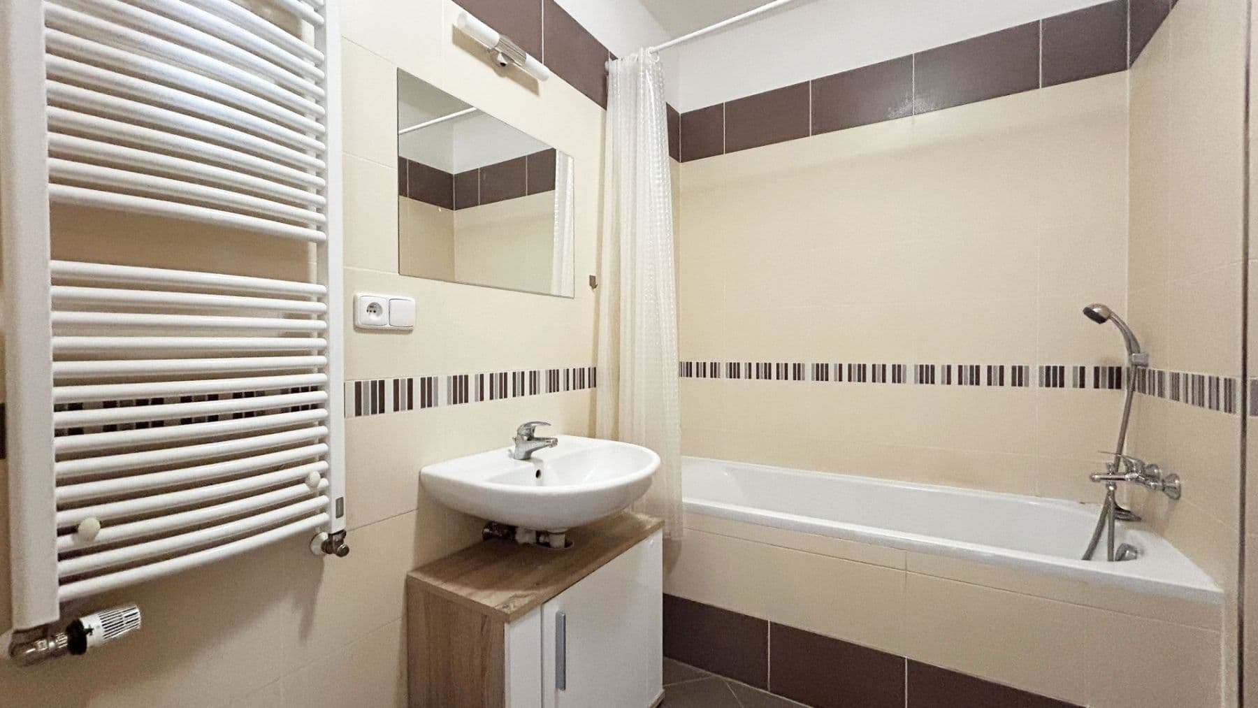1 bedroom with open-plan kitchen flat to rent, 57 m², Pavla Beneše, Prague, Prague 1 bedroom with open-plan kitchen flat to rent, 57 m², Pavla Beneše, Prague, Prague