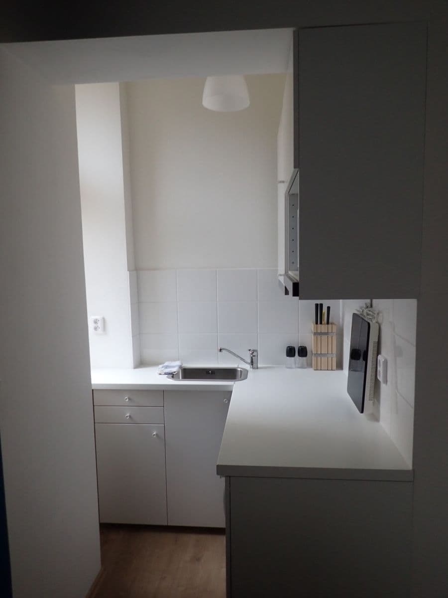 Studio flat to rent, 17 m², Křížová, Prague, Prague Studio flat to rent, 17 m², Křížová, Prague, Prague