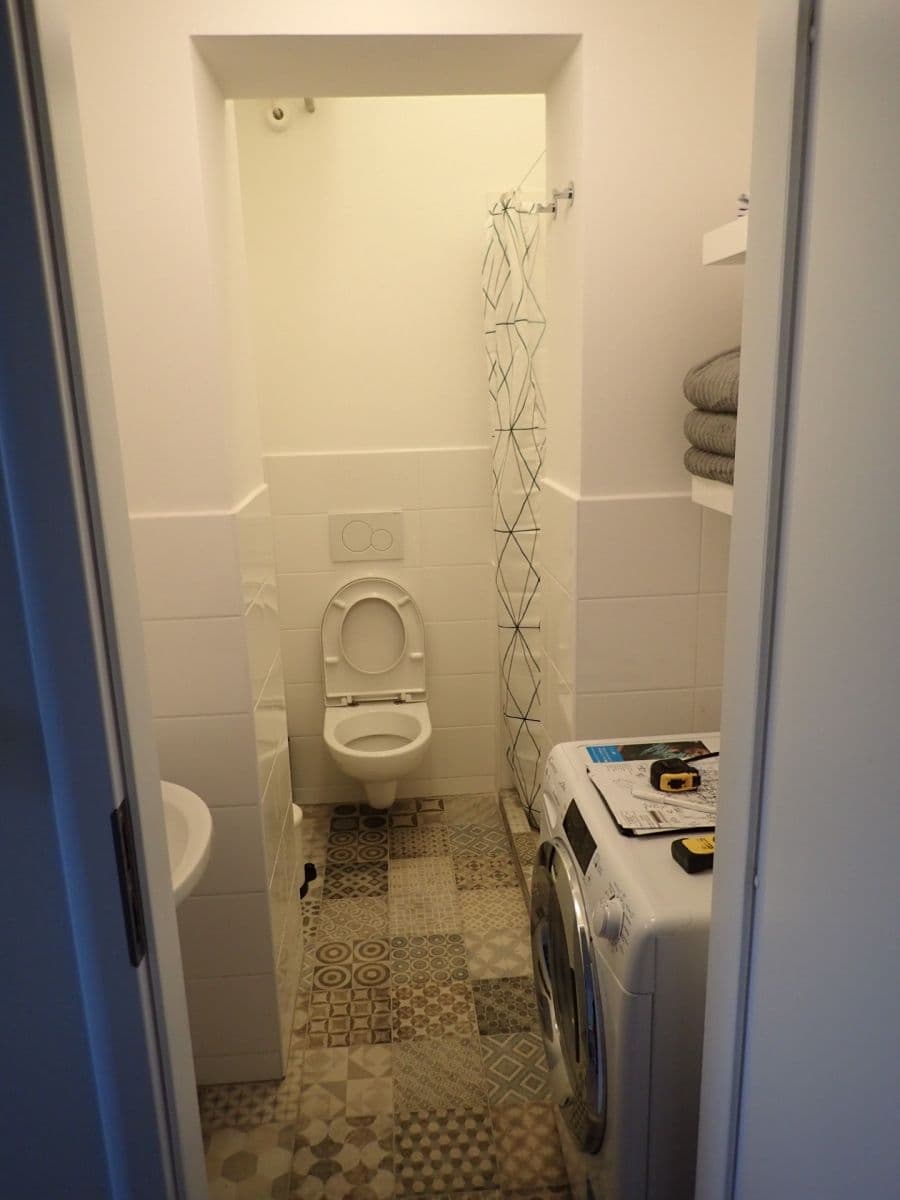 Studio flat to rent, 17 m², Křížová, Prague, Prague Studio flat to rent, 17 m², Křížová, Prague, Prague
