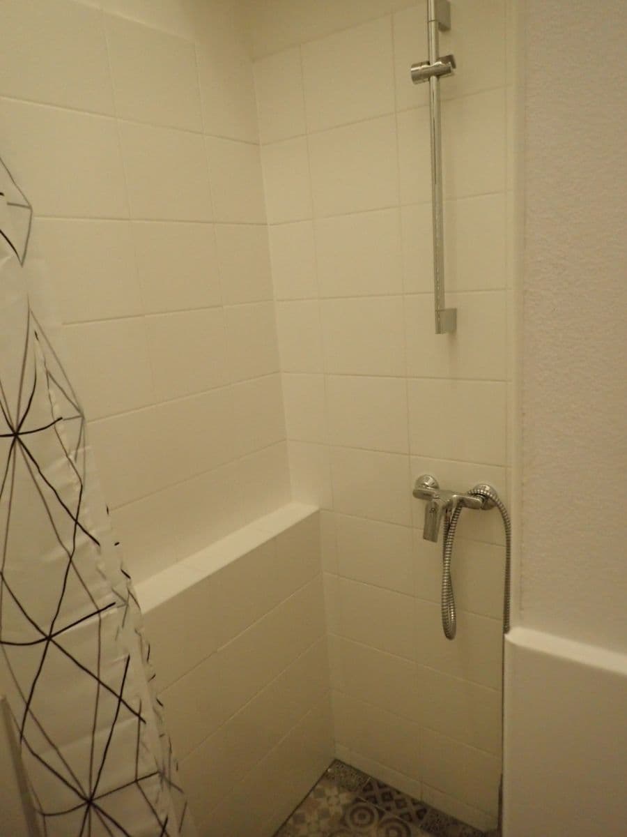 Studio flat to rent, 17 m², Křížová, Prague, Prague Studio flat to rent, 17 m², Křížová, Prague, Prague