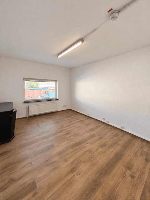 non-residential property to rent, 725 m², Industriestraße 8, Barsbüttel, Schleswig-Holstein non-residential property to rent, 725 m², Industriestraße 8, Barsbüttel, Schleswig-Holstein