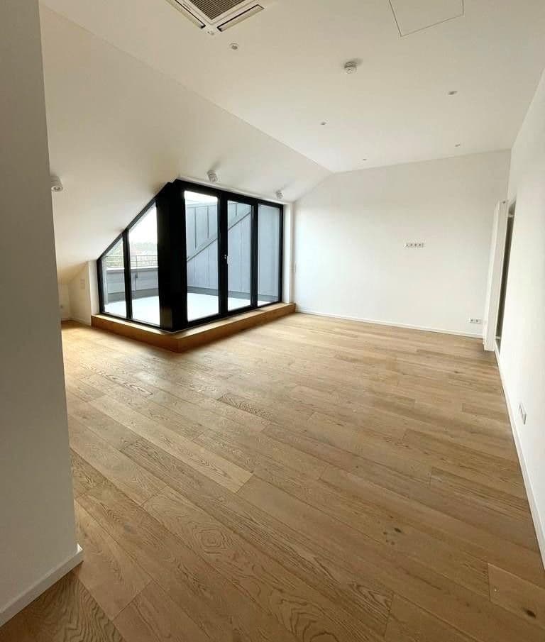 1 bedroom with open-plan kitchen flat to rent, 114 m², München, Bavaria 1 bedroom with open-plan kitchen flat to rent, 114 m², München, Bavaria