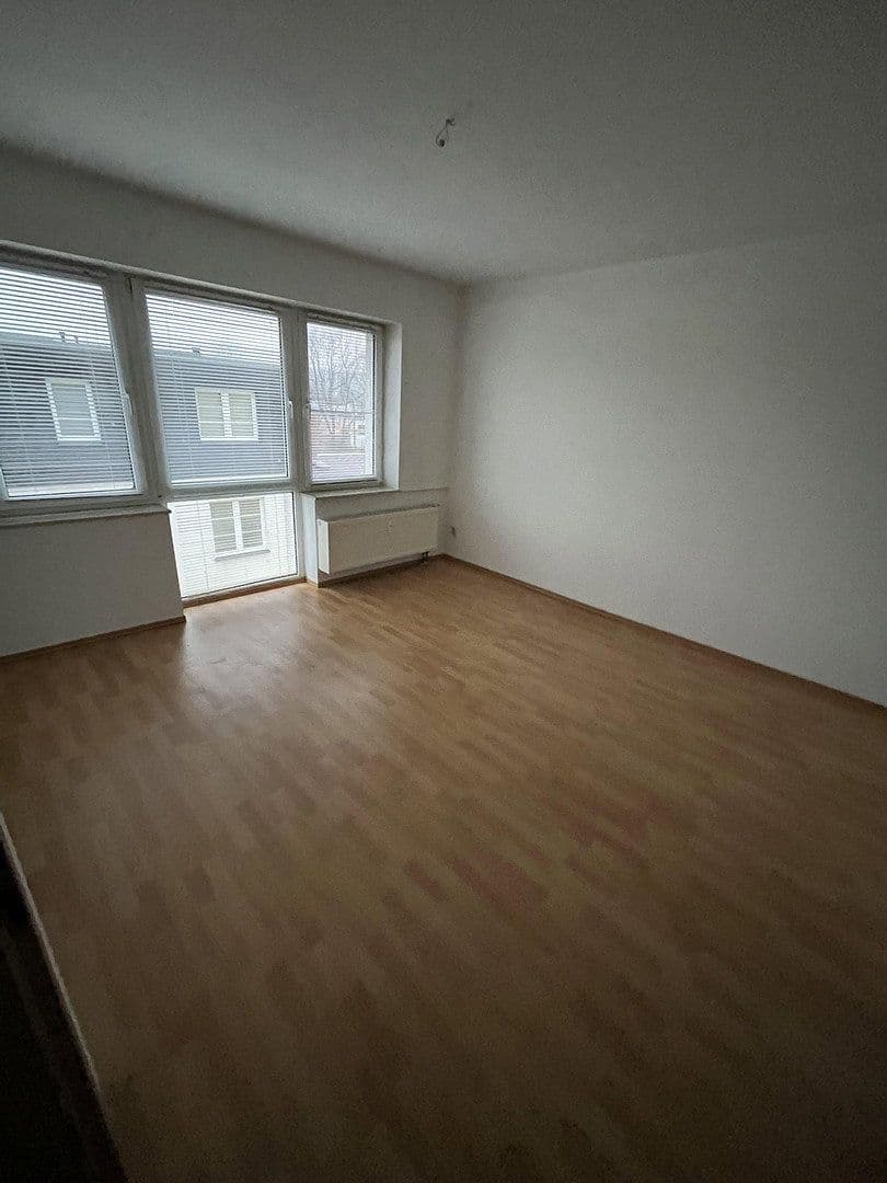 house for sale, 872 m², Zwötzner Straße 20, Gera, Thuringia house for sale, 872 m², Zwötzner Straße 20, Gera, Thuringia