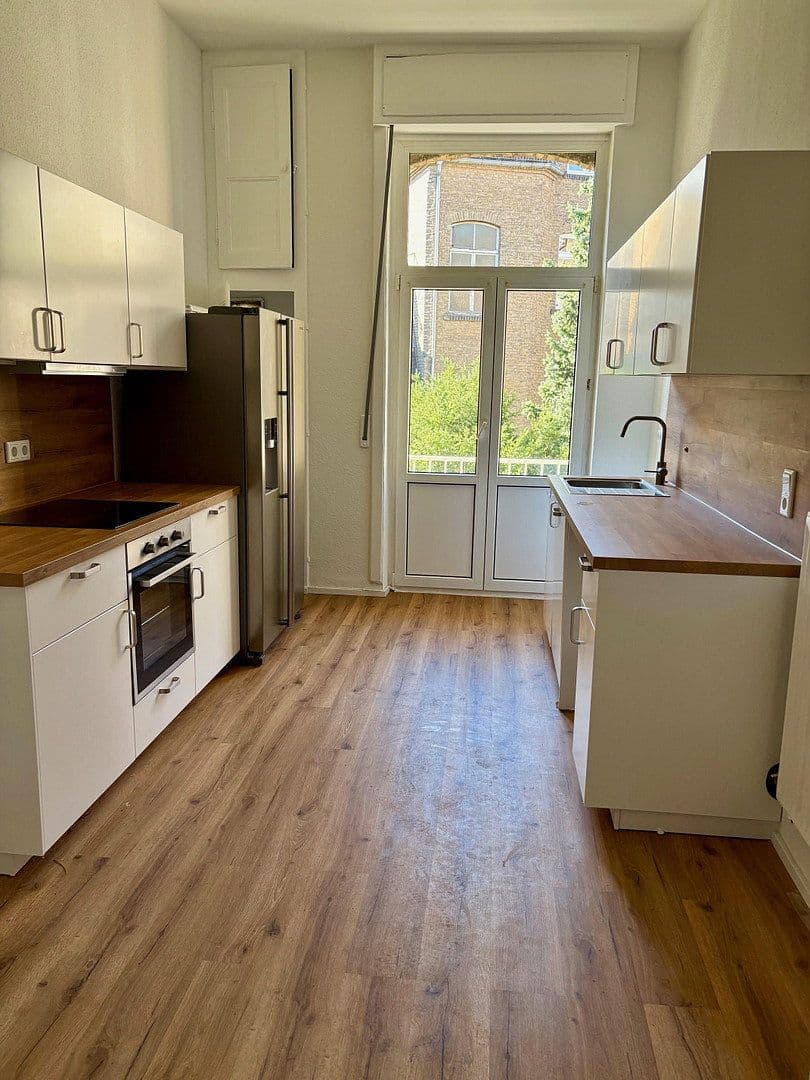 2 bedroom with open-plan kitchen flat to rent, 112 m², Wiesbaden, Hesse 2 bedroom with open-plan kitchen flat to rent, 112 m², Wiesbaden, Hesse