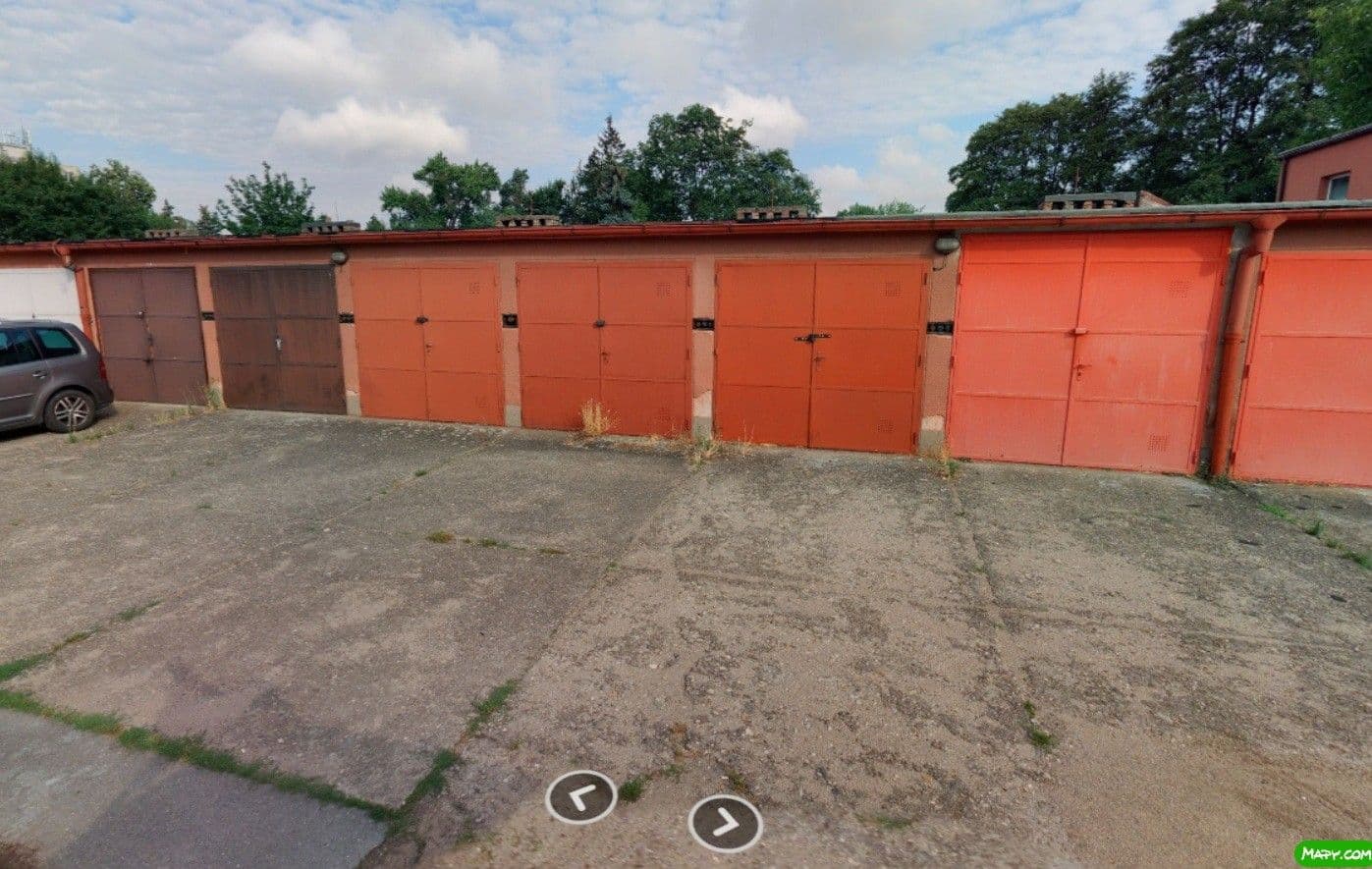 garage to rent, 19 m², Hradec Králové, Královéhradecký Region garage to rent, 19 m², Hradec Králové, Královéhradecký Region