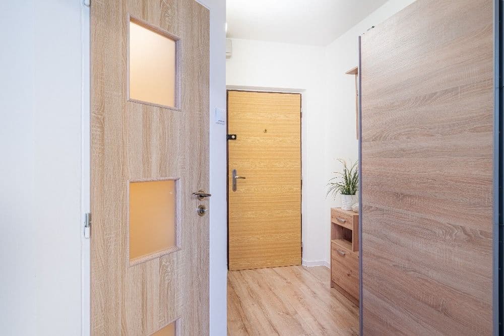 1 bedroom with open-plan kitchen flat to rent, 40 m², Karla Marxe, Most, Ústecký Region 1 bedroom with open-plan kitchen flat to rent, 40 m², Karla Marxe, Most, Ústecký Region