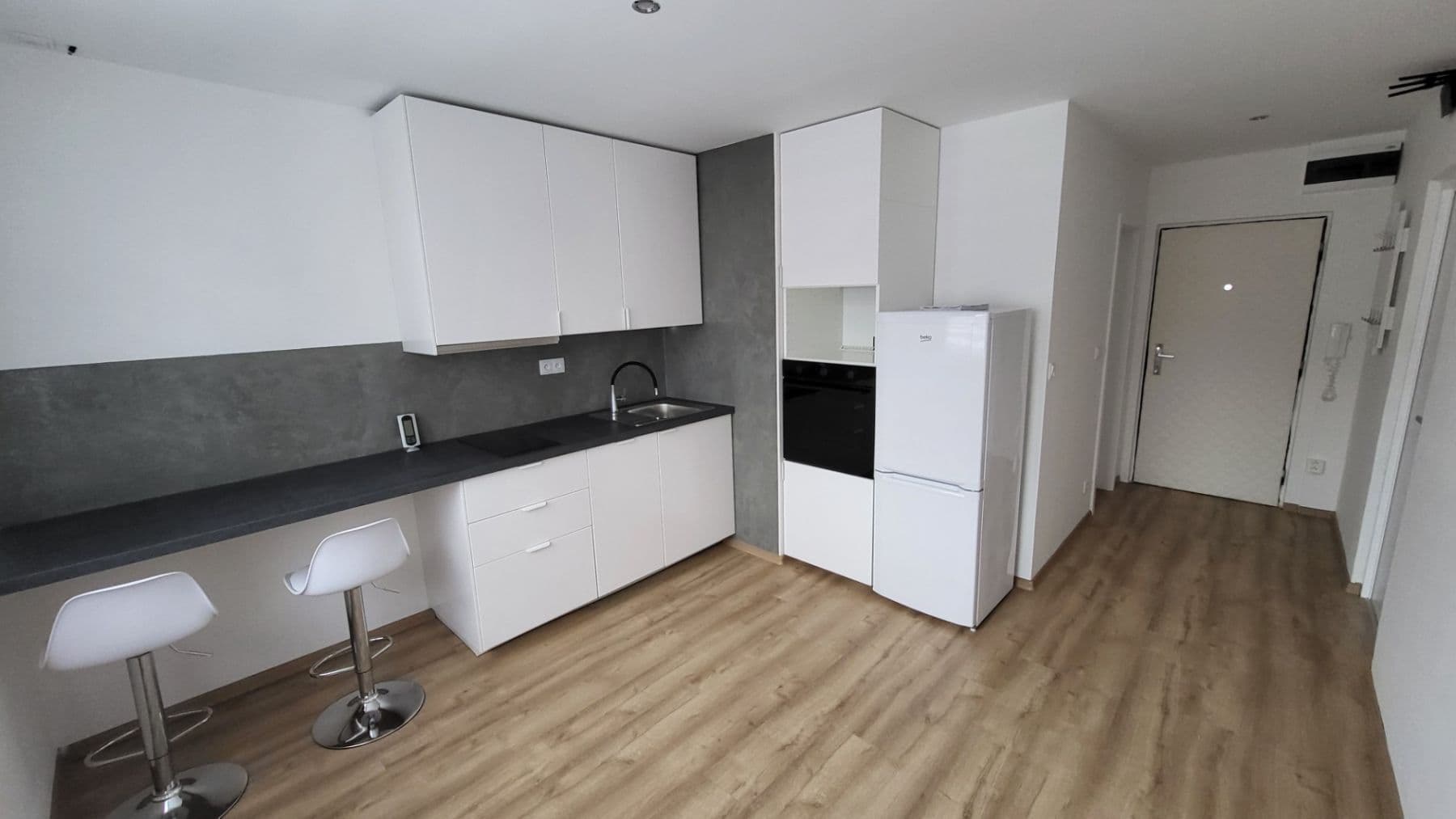 1 bedroom with open-plan kitchen flat to rent, 37 m², Kryblická, Trutnov, Královéhradecký Region 1 bedroom with open-plan kitchen flat to rent, 37 m², Kryblická, Trutnov, Královéhradecký Region