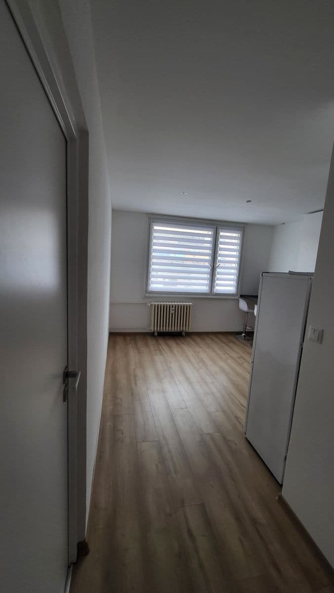 1 bedroom with open-plan kitchen flat to rent, 37 m², Kryblická, Trutnov, Královéhradecký Region 1 bedroom with open-plan kitchen flat to rent, 37 m², Kryblická, Trutnov, Královéhradecký Region