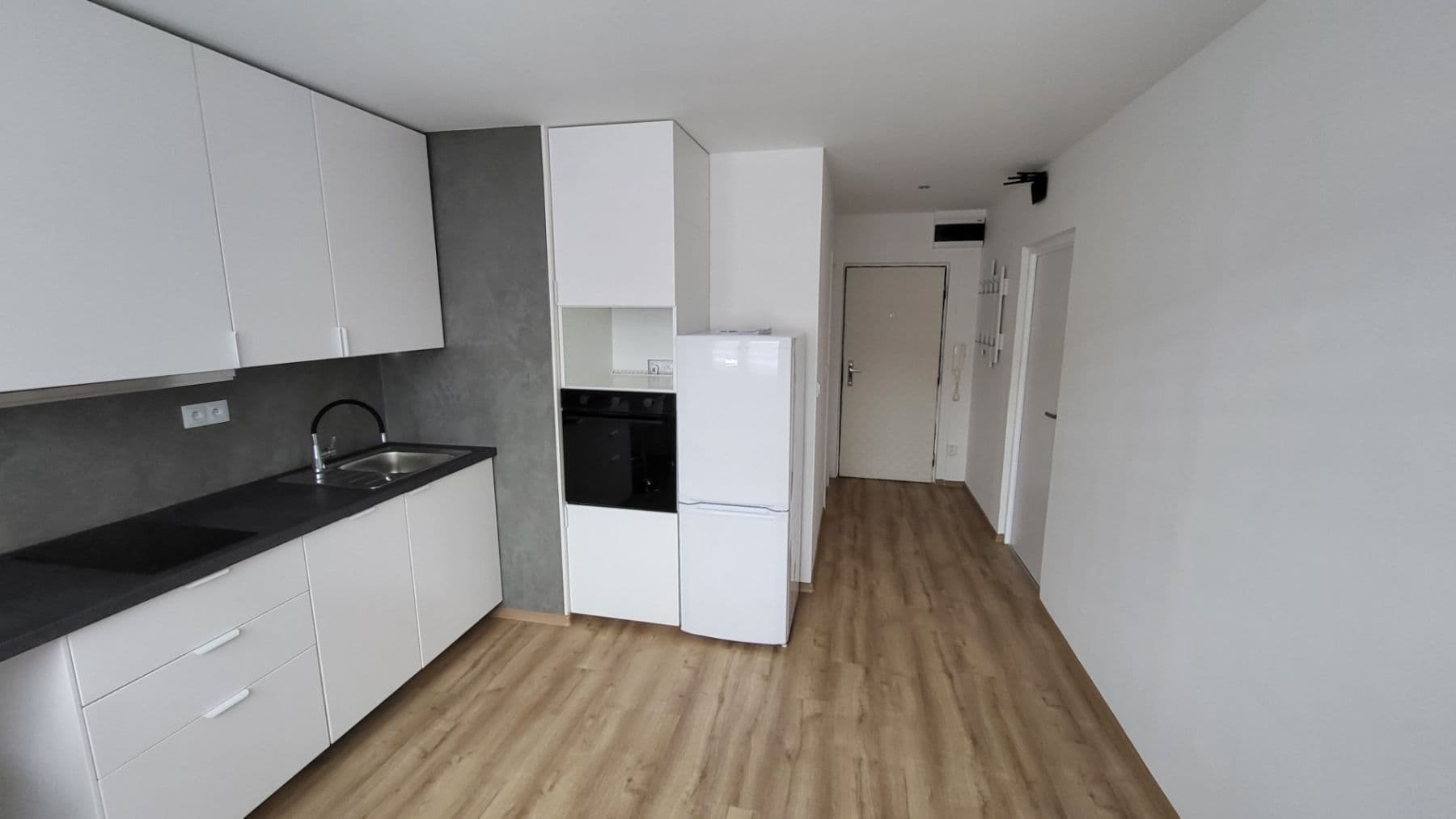 1 bedroom with open-plan kitchen flat to rent, 37 m², Kryblická, Trutnov, Královéhradecký Region 1 bedroom with open-plan kitchen flat to rent, 37 m², Kryblická, Trutnov, Královéhradecký Region