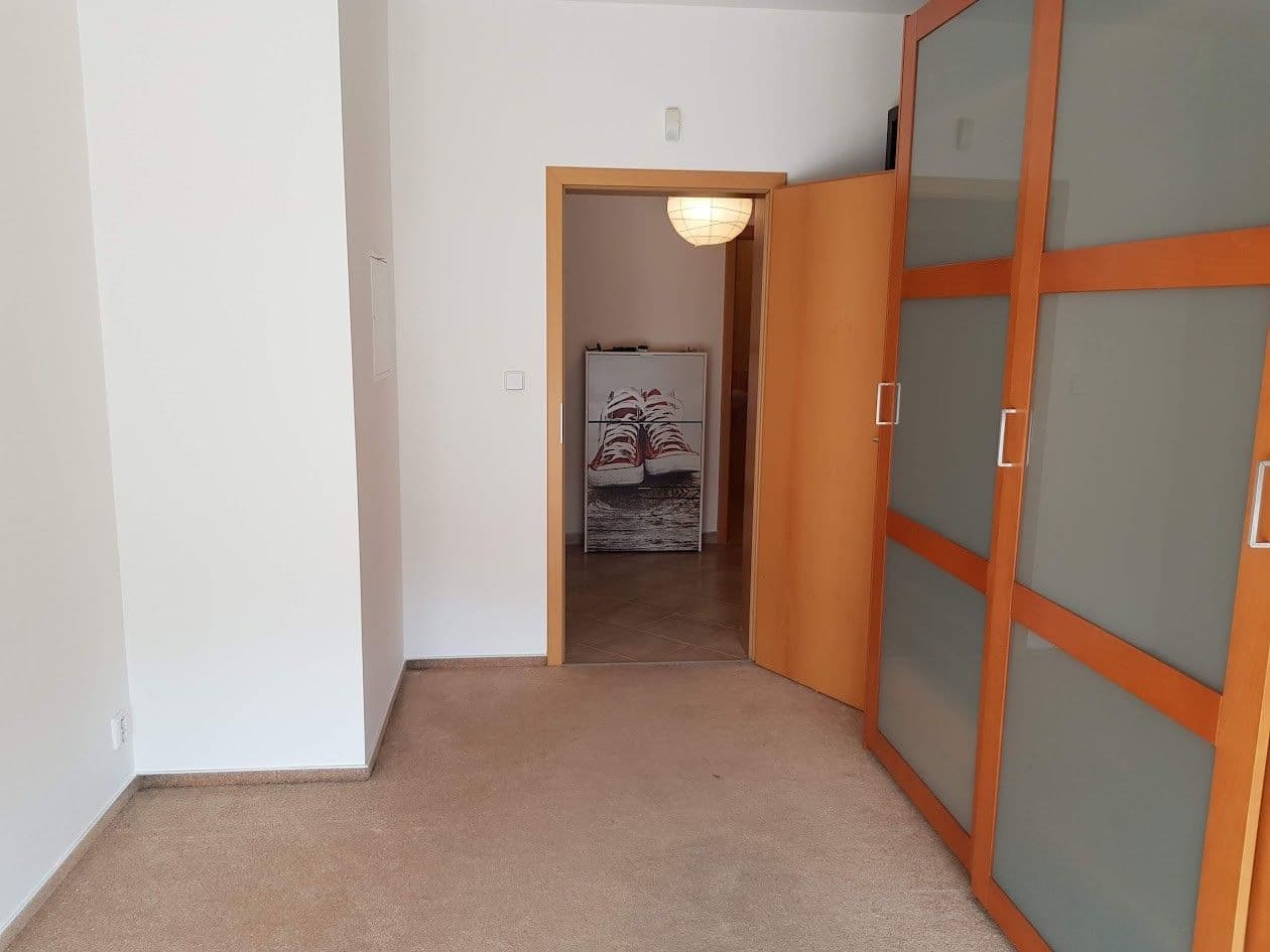 1 bedroom with open-plan kitchen flat to rent, 61 m², Holubinková, Prague, Prague 1 bedroom with open-plan kitchen flat to rent, 61 m², Holubinková, Prague, Prague