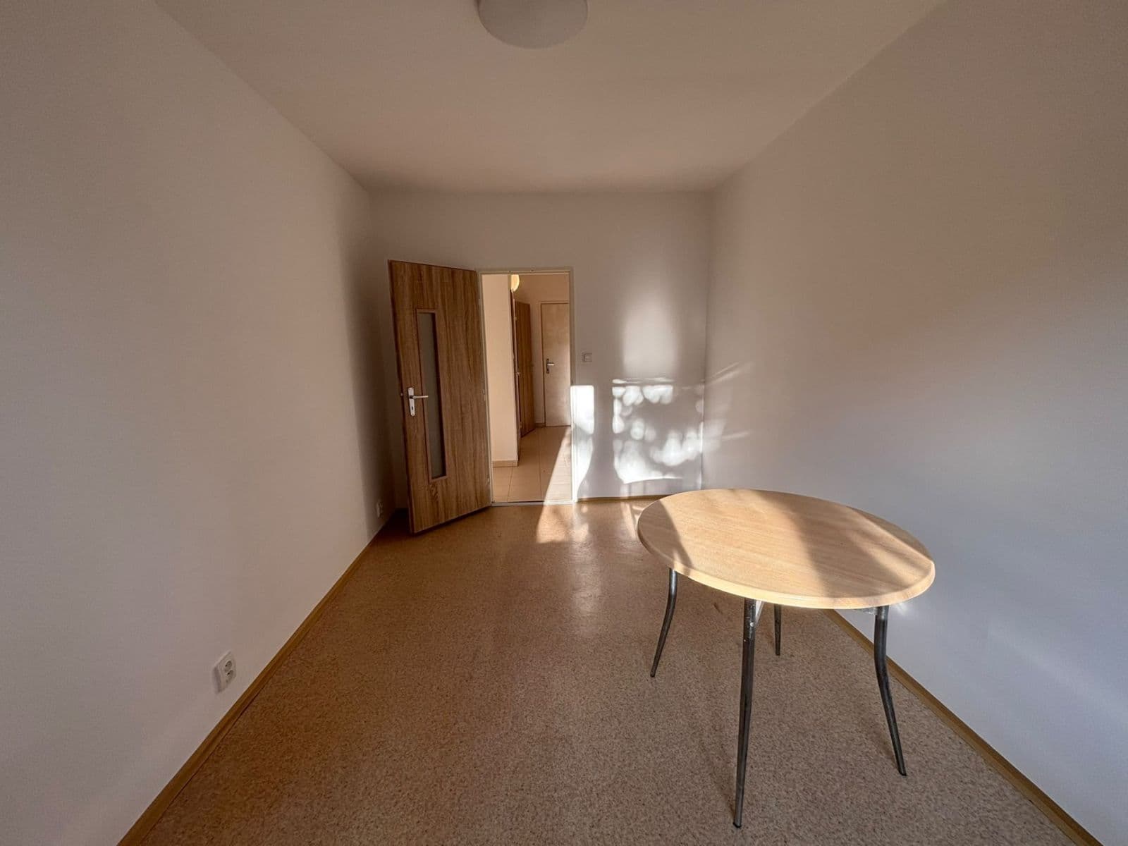 1 bedroom with open-plan kitchen flat to rent, 43 m², Chabařovická, Prague, Prague 1 bedroom with open-plan kitchen flat to rent, 43 m², Chabařovická, Prague, Prague