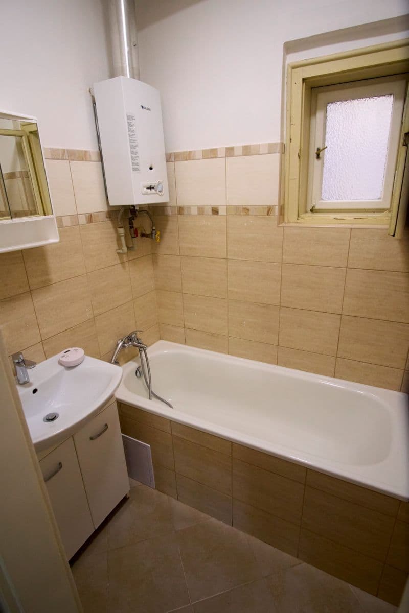 3 bedroom flat to rent, 59 m², Biskupcova, Prague, Prague 3 bedroom flat to rent, 59 m², Biskupcova, Prague, Prague