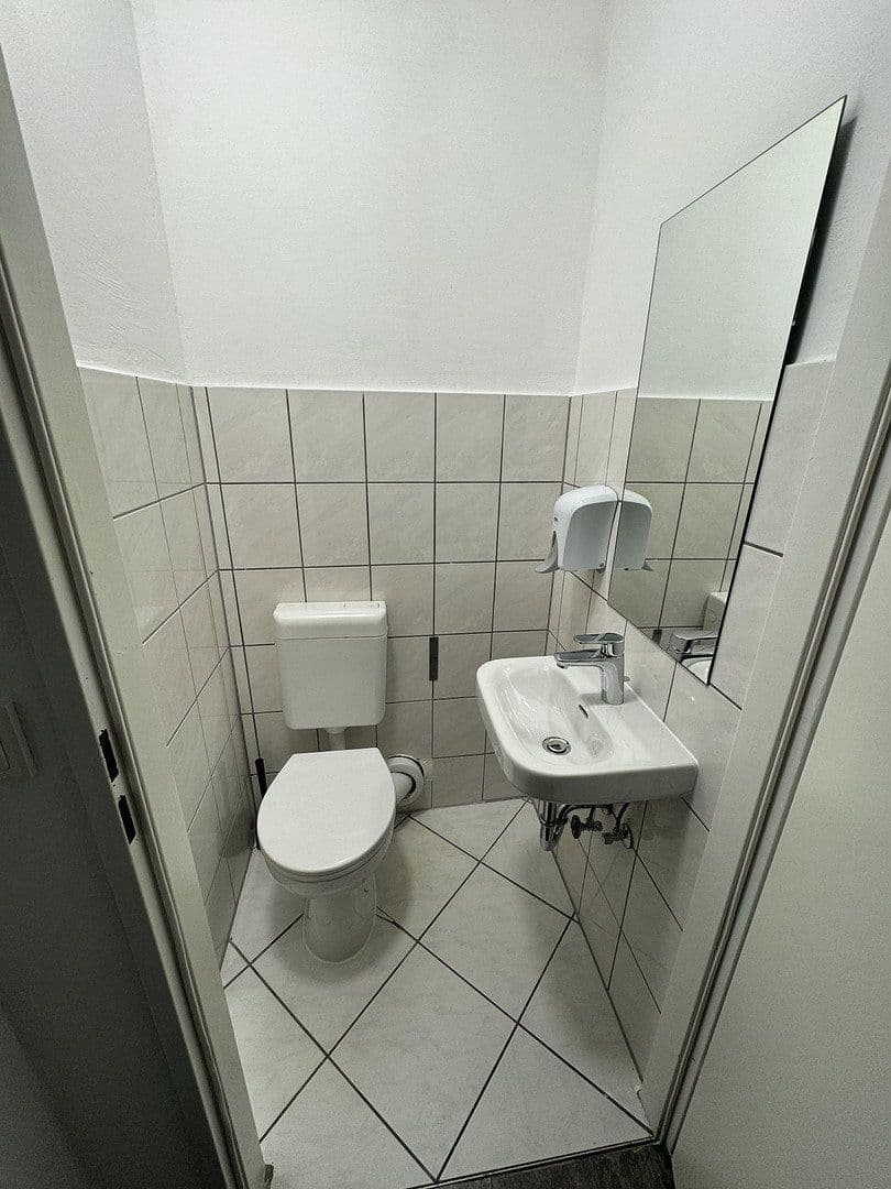 non-residential property to rent, 400 m², Johannisthaler Chaussee 431, Berlin, Berlin non-residential property to rent, 400 m², Johannisthaler Chaussee 431, Berlin, Berlin