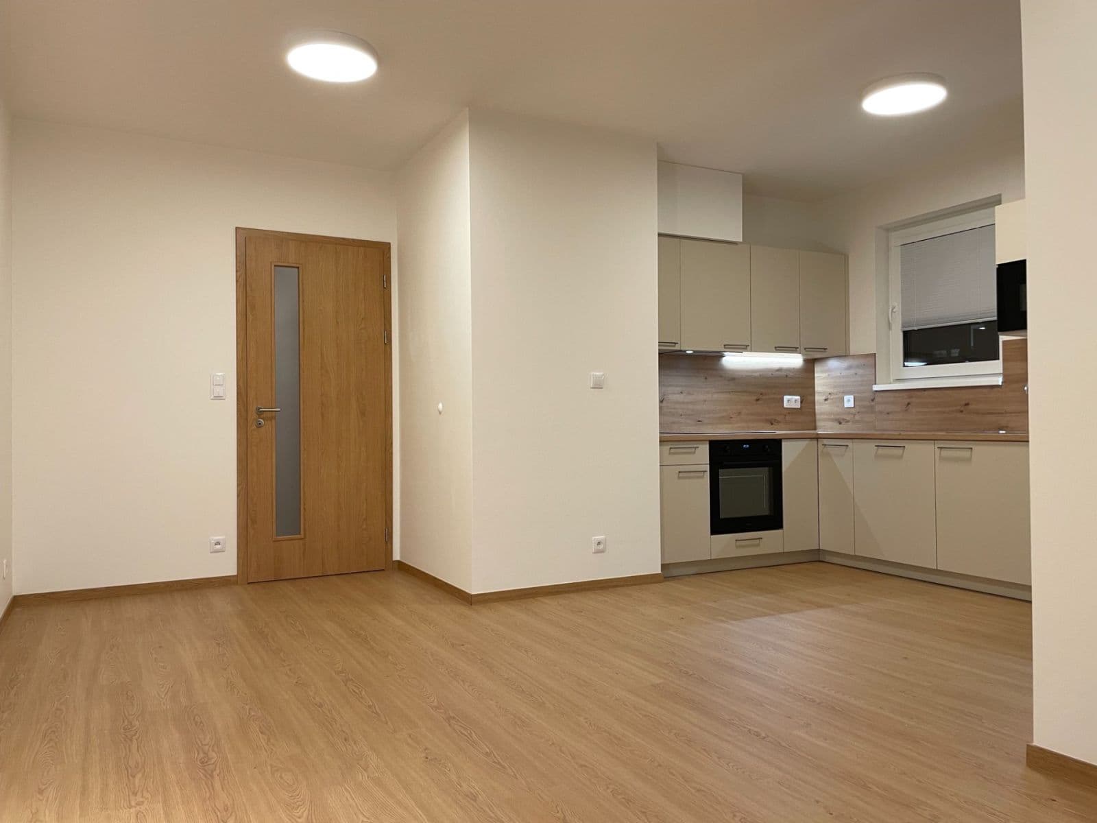 1 bedroom with open-plan kitchen flat to rent, 51 m², Šternovská, Prague, Prague 1 bedroom with open-plan kitchen flat to rent, 51 m², Šternovská, Prague, Prague