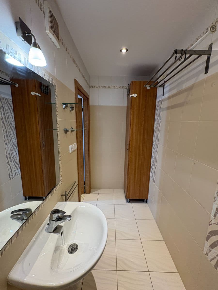 3 bedroom flat to rent, 64 m², Horolezecká, Prague, Prague 3 bedroom flat to rent, 64 m², Horolezecká, Prague, Prague