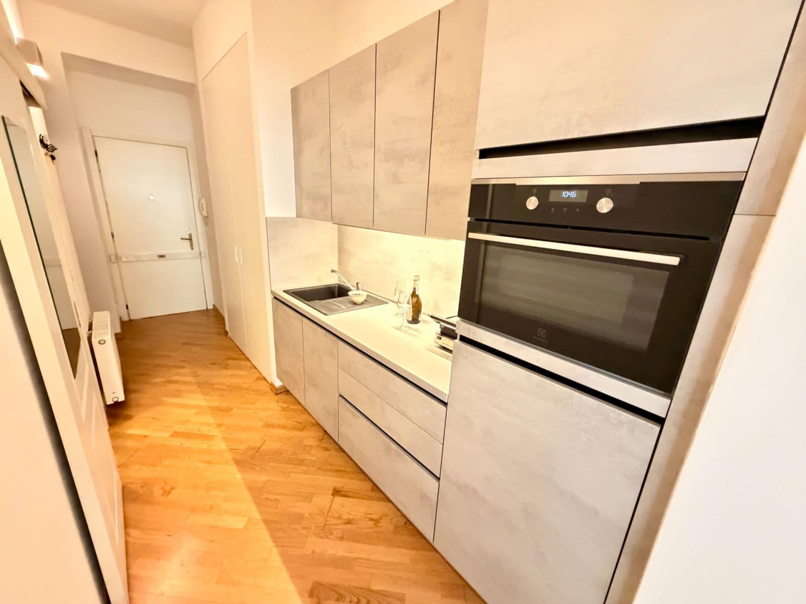 Studio flat to rent, 37 m², Staropramenná, Prague, Prague Studio flat to rent, 37 m², Staropramenná, Prague, Prague