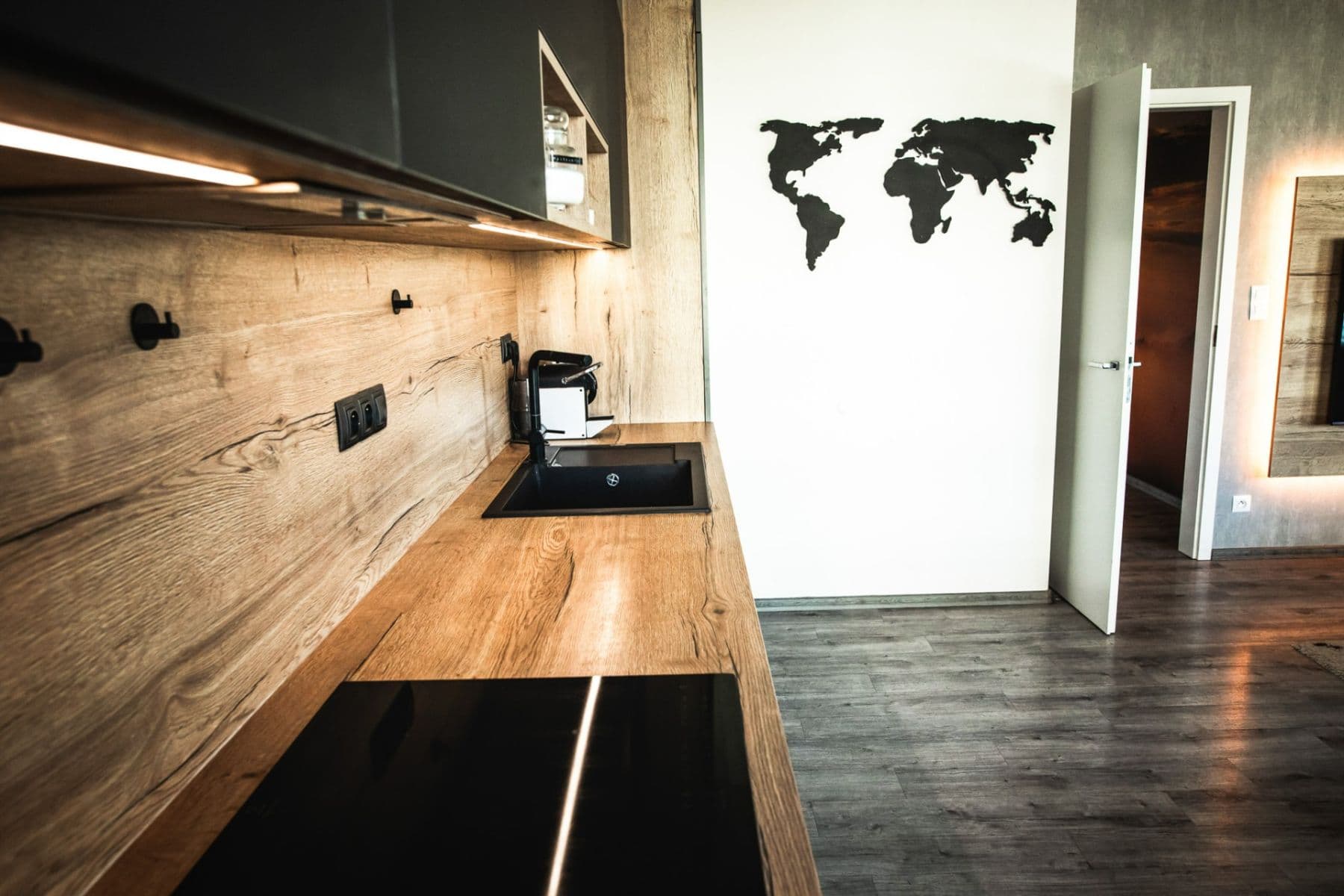 2 bedroom with open-plan kitchen flat to rent, 81 m², Hugo Haase, Prague, Prague 2 bedroom with open-plan kitchen flat to rent, 81 m², Hugo Haase, Prague, Prague