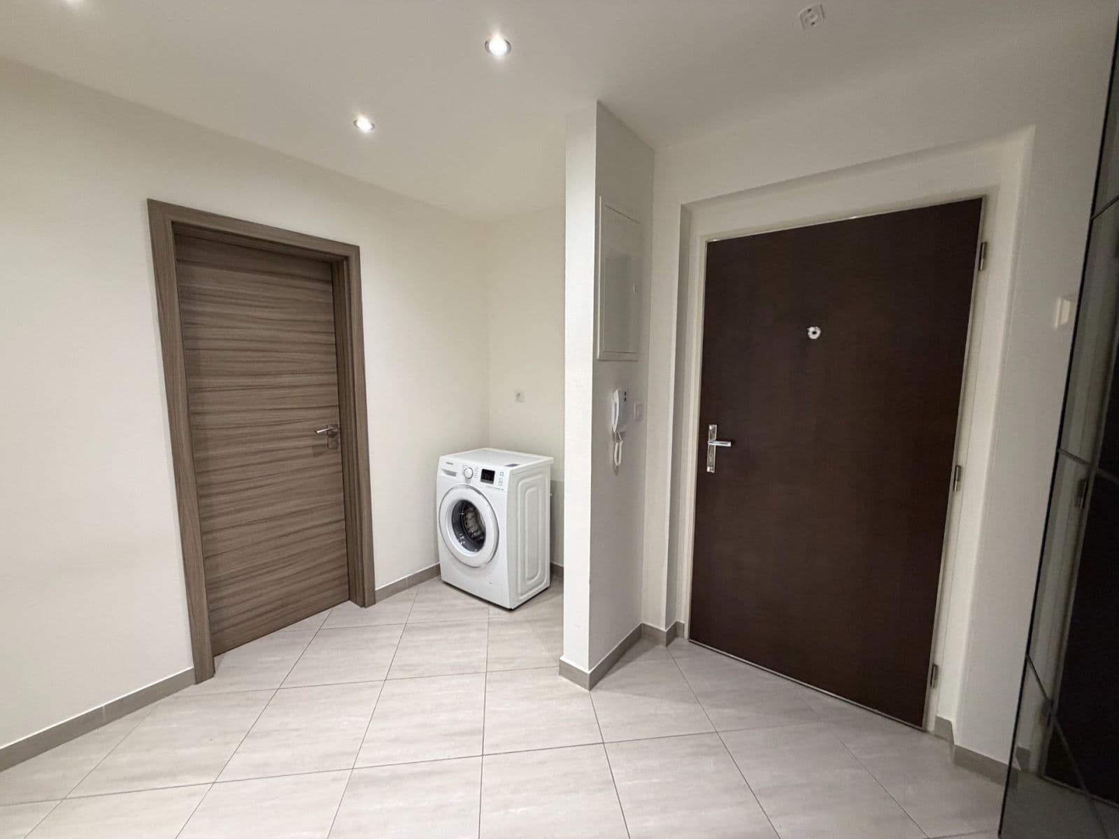 1 bedroom with open-plan kitchen flat to rent, 61 m², Na Maninách, Prague, Prague 1 bedroom with open-plan kitchen flat to rent, 61 m², Na Maninách, Prague, Prague