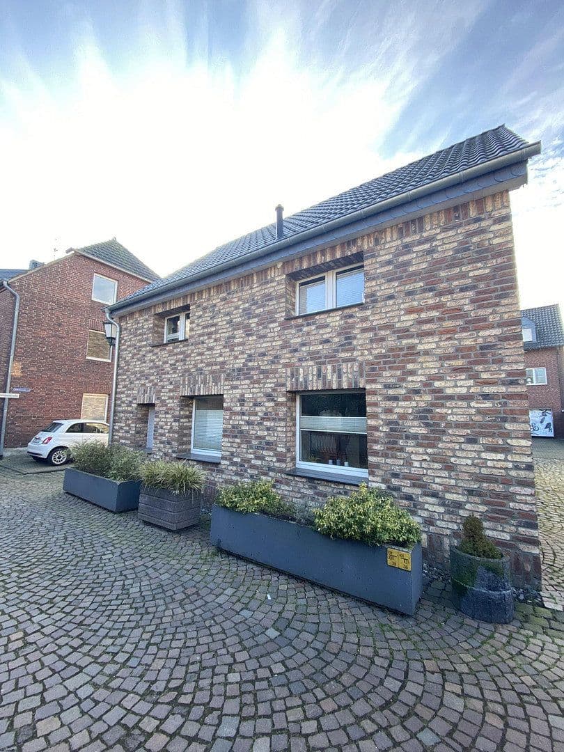 house for sale, 234 m², Dormagen, North Rhine-Westphalia house for sale, 234 m², Dormagen, North Rhine-Westphalia