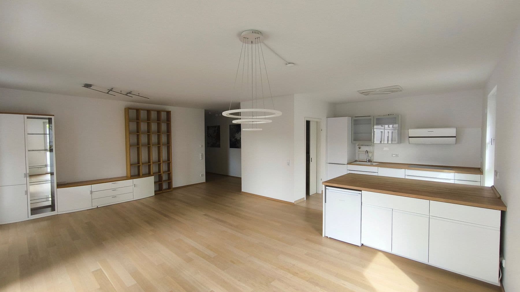 3 bedroom flat to rent, 151 m², Rheinstr. 11, Wiesbaden, Hesse 3 bedroom flat to rent, 151 m², Rheinstr. 11, Wiesbaden, Hesse