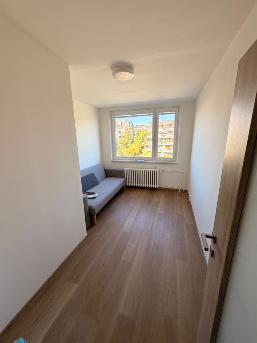 3 bedroom with open-plan kitchen flat to rent, 100 m², Bochovská, Prague, Prague 3 bedroom with open-plan kitchen flat to rent, 100 m², Bochovská, Prague, Prague