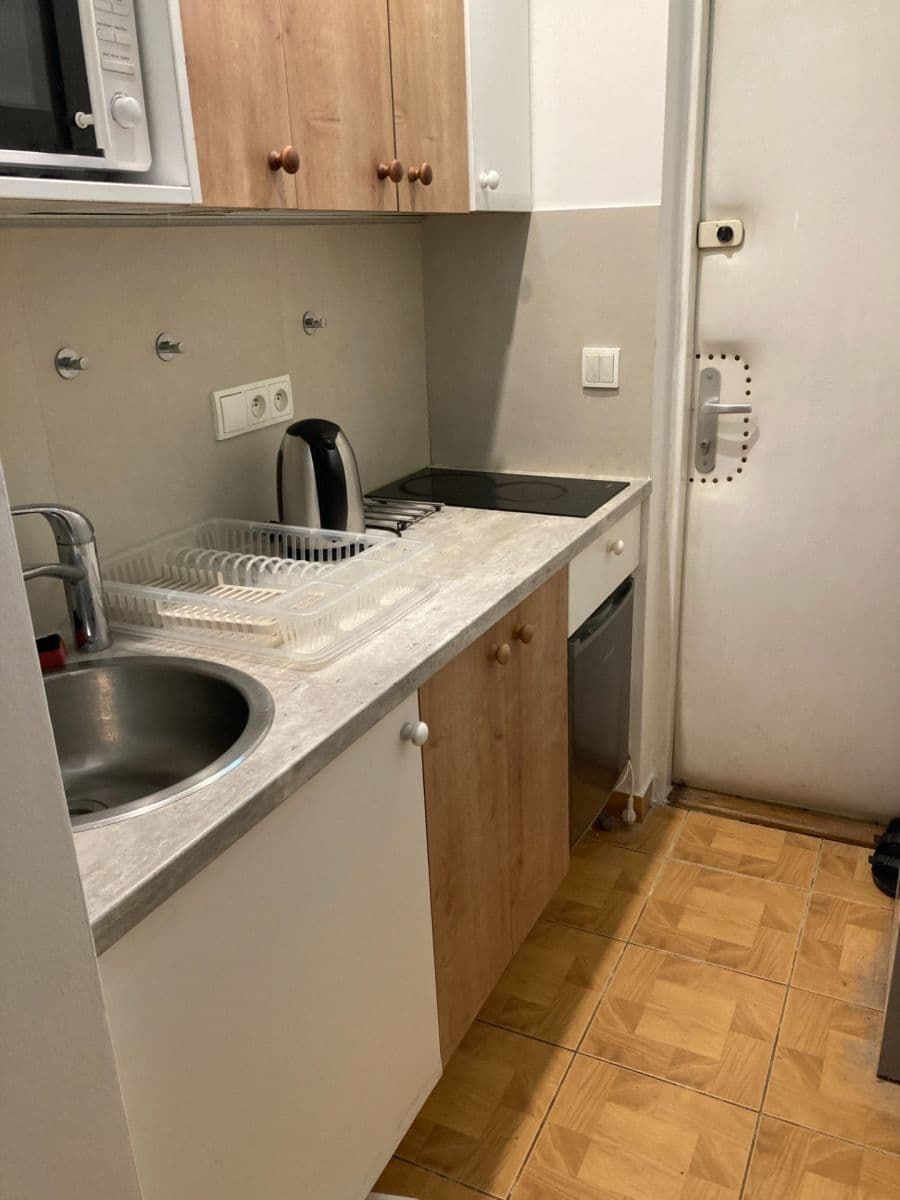 Small studio flat to rent, 20 m², Pod Klaudiánkou, Prague, Prague Small studio flat to rent, 20 m², Pod Klaudiánkou, Prague, Prague