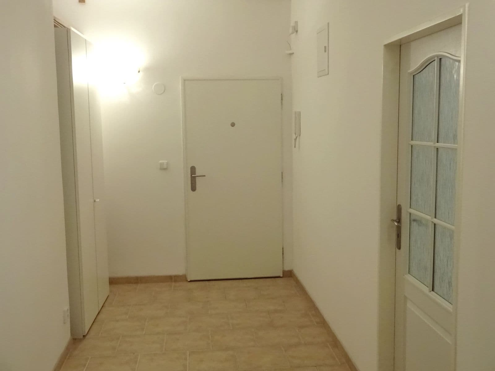 1 bedroom with open-plan kitchen flat to rent, 58 m², Jugoslávských partyzánů, Prague, Prague 1 bedroom with open-plan kitchen flat to rent, 58 m², Jugoslávských partyzánů, Prague, Prague