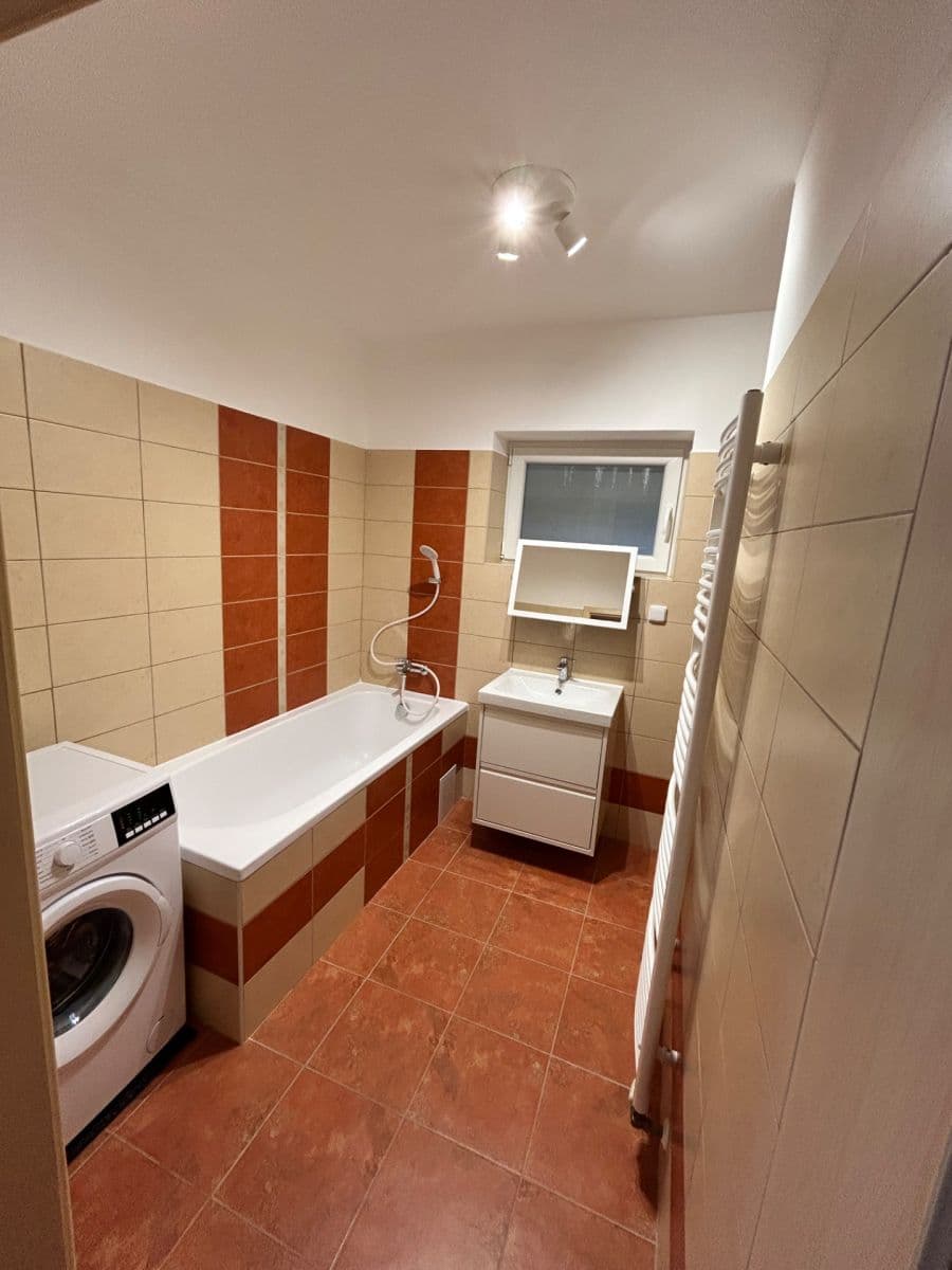 2 bedroom with open-plan kitchen flat to rent, 88 m², Turistická, Brno, Jihomoravský Region 2 bedroom with open-plan kitchen flat to rent, 88 m², Turistická, Brno, Jihomoravský Region