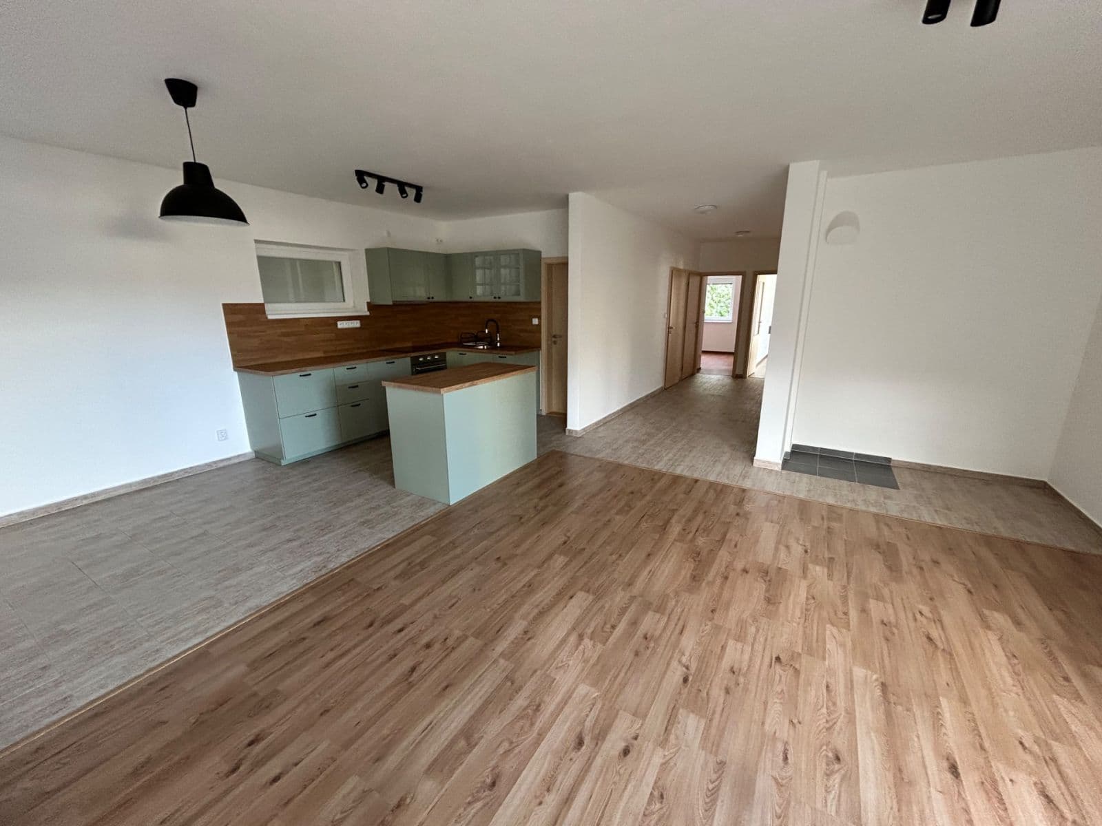 2 bedroom with open-plan kitchen flat to rent, 88 m², Turistická, Brno, Jihomoravský Region 2 bedroom with open-plan kitchen flat to rent, 88 m², Turistická, Brno, Jihomoravský Region